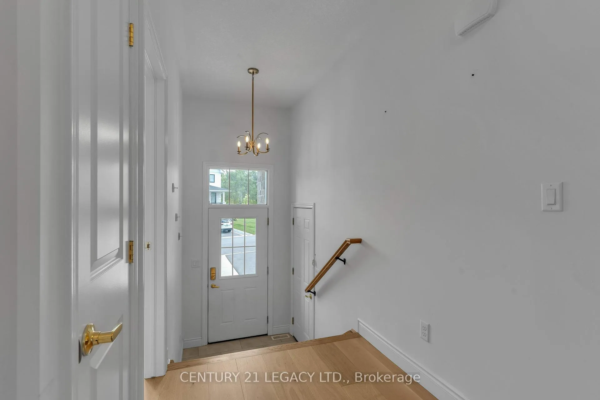 Photo 5 of 245 Mill Pond Place, Kingston, West of Sir John A. Blvd — HOMEH