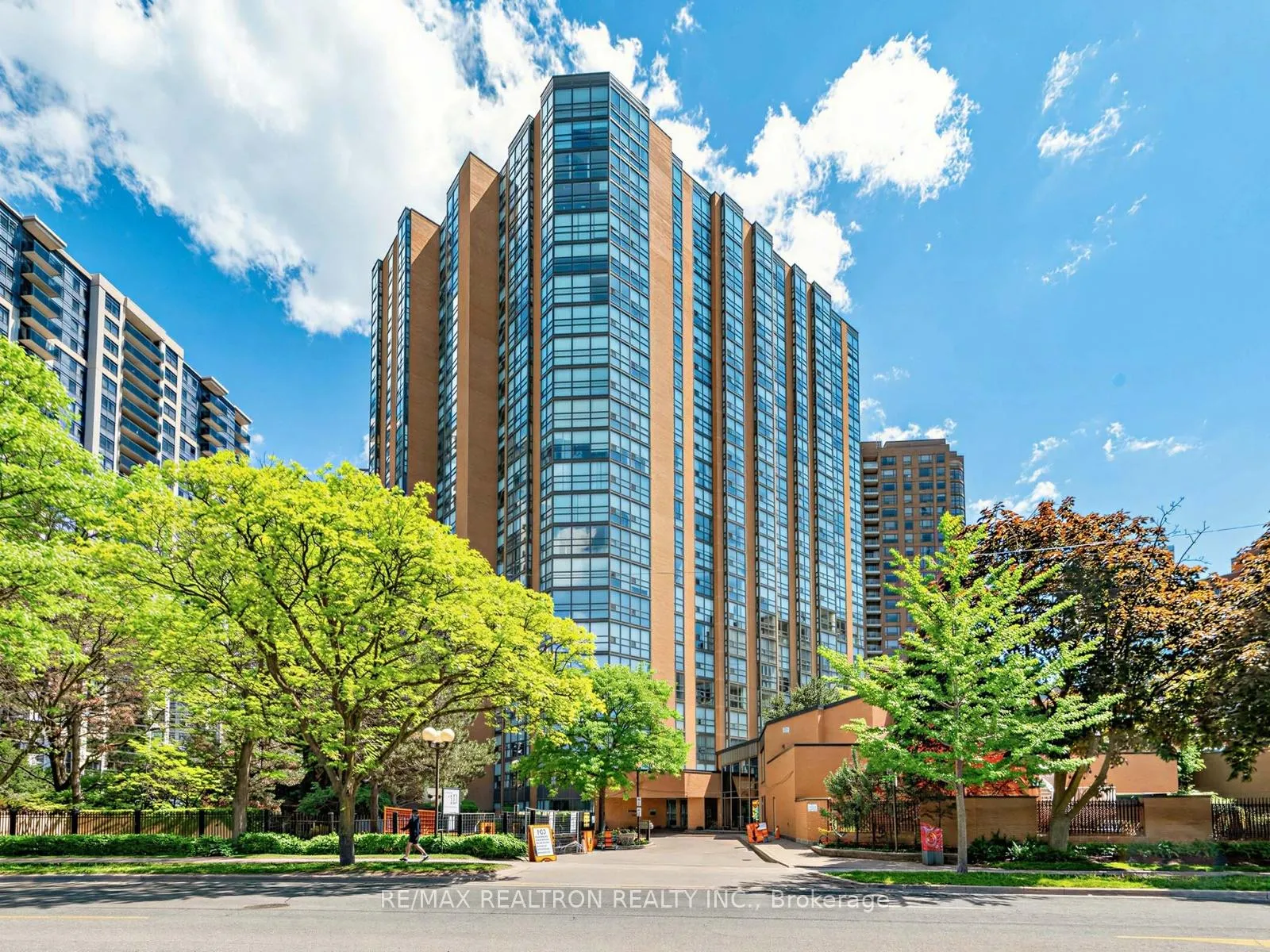Front of Unit 203, 131 Beecroft Road