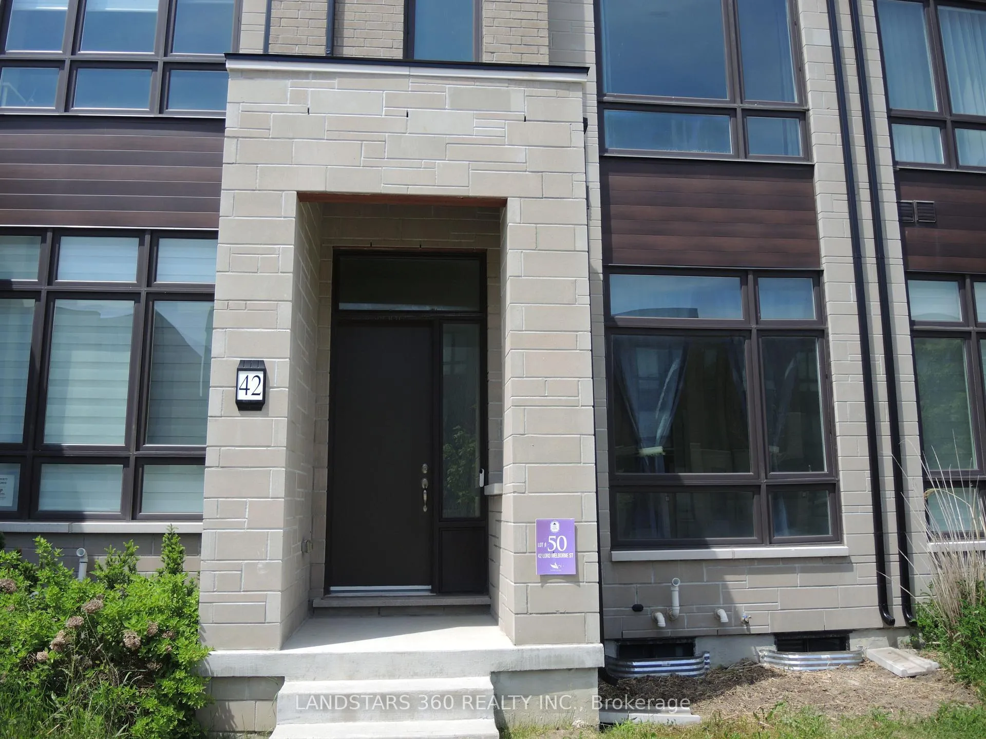 Photo 2 of 42 Lord Melborne Street, Markham, Victoria Square — HOMEH