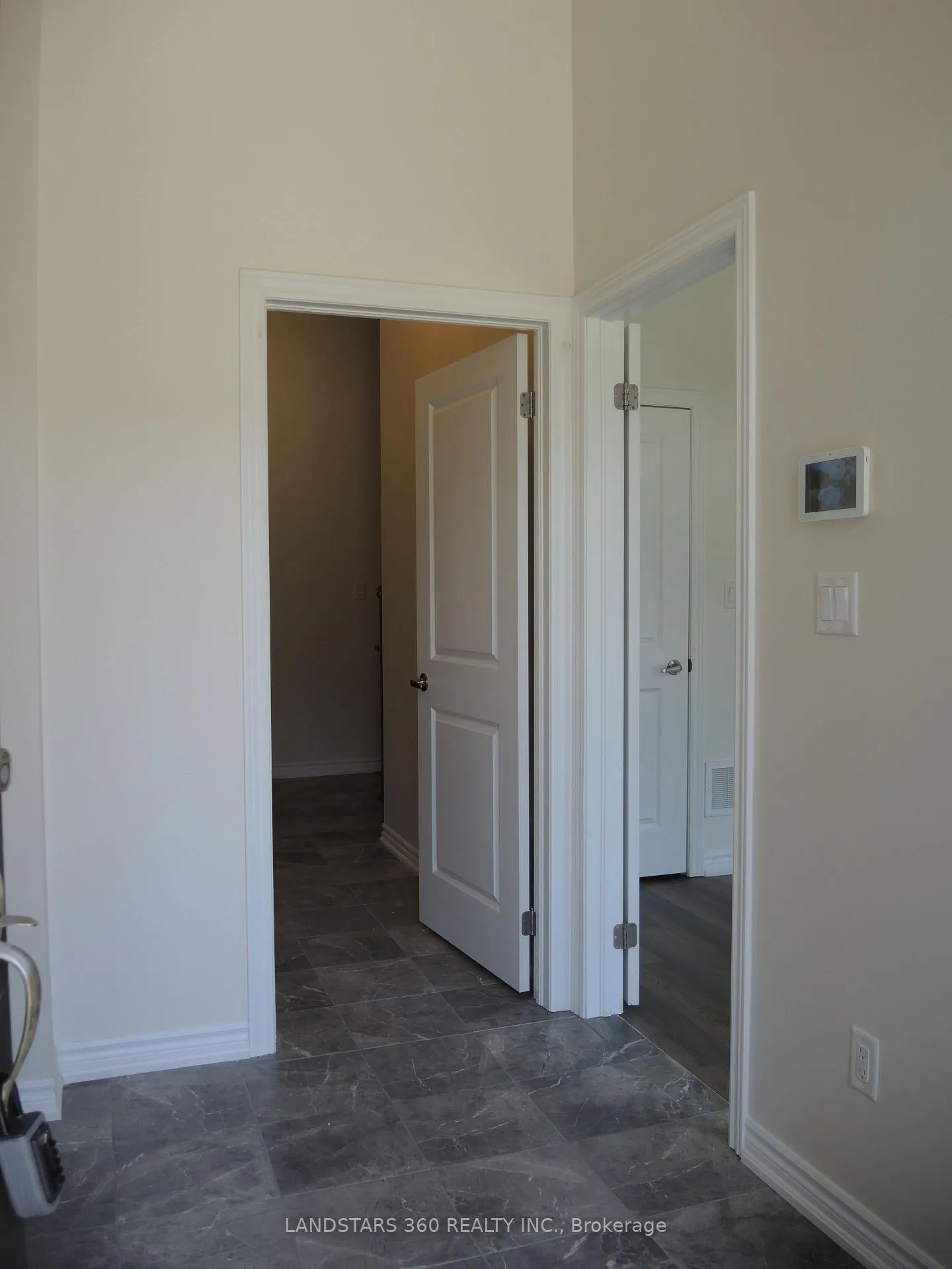 Photo 4 of 42 Lord Melborne Street, Markham, Victoria Square — HOMEH