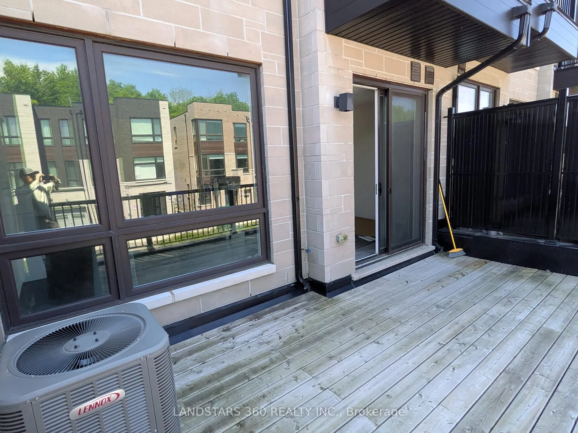 Photo 15 of 42 Lord Melborne Street, Markham, Victoria Square — HOMEH