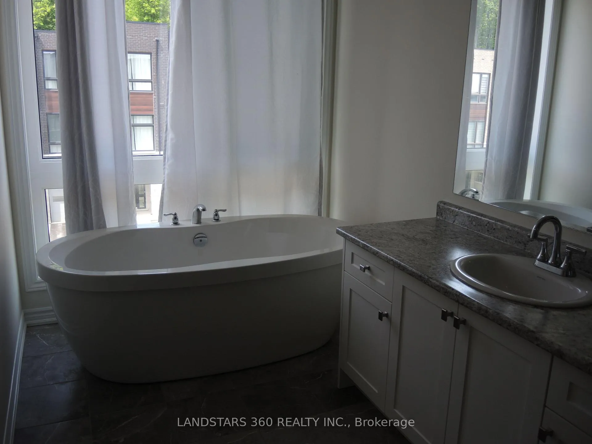 Photo 23 of 42 Lord Melborne Street, Markham, Victoria Square — HOMEH