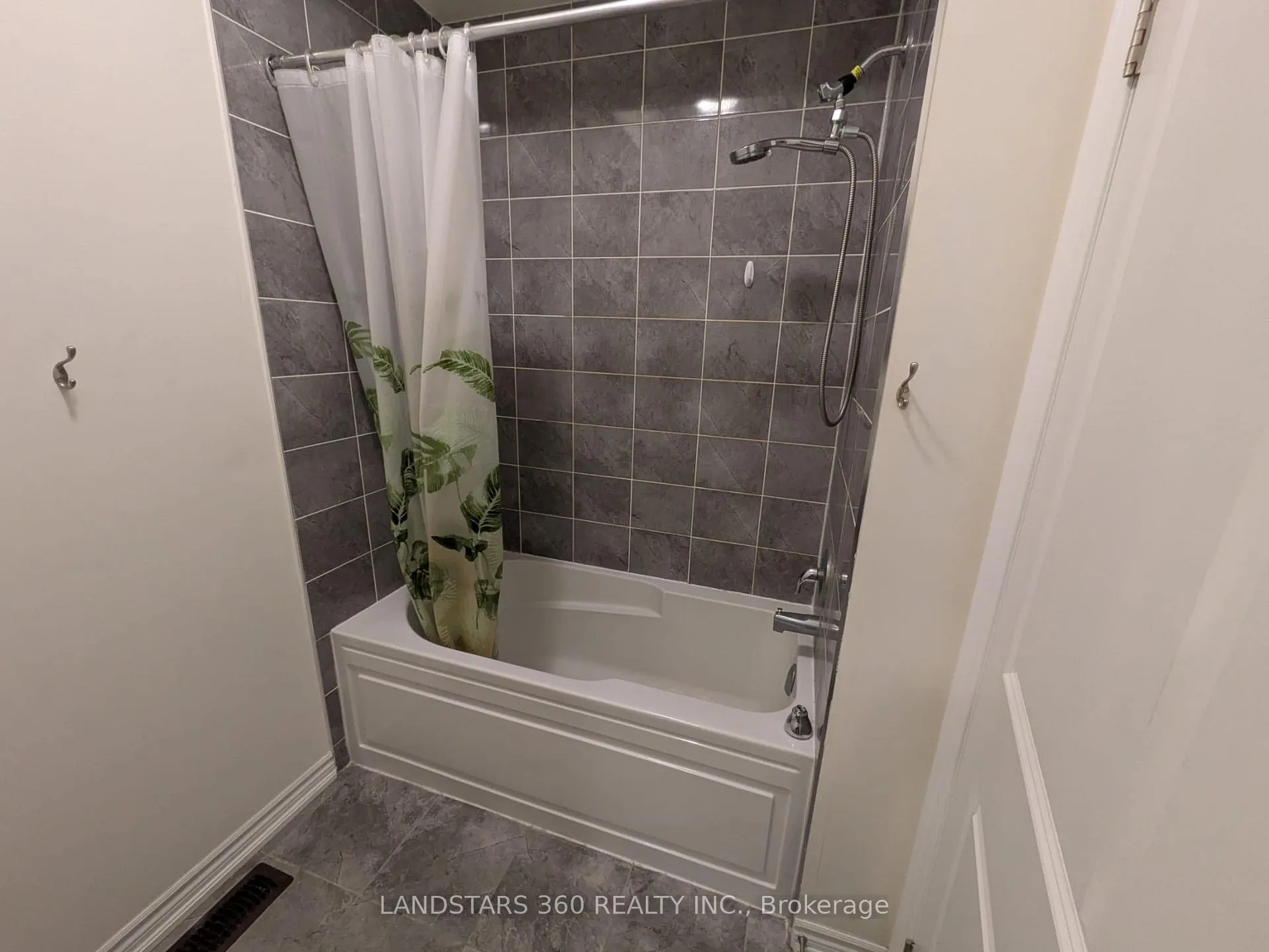 Photo 26 of 42 Lord Melborne Street, Markham, Victoria Square — HOMEH