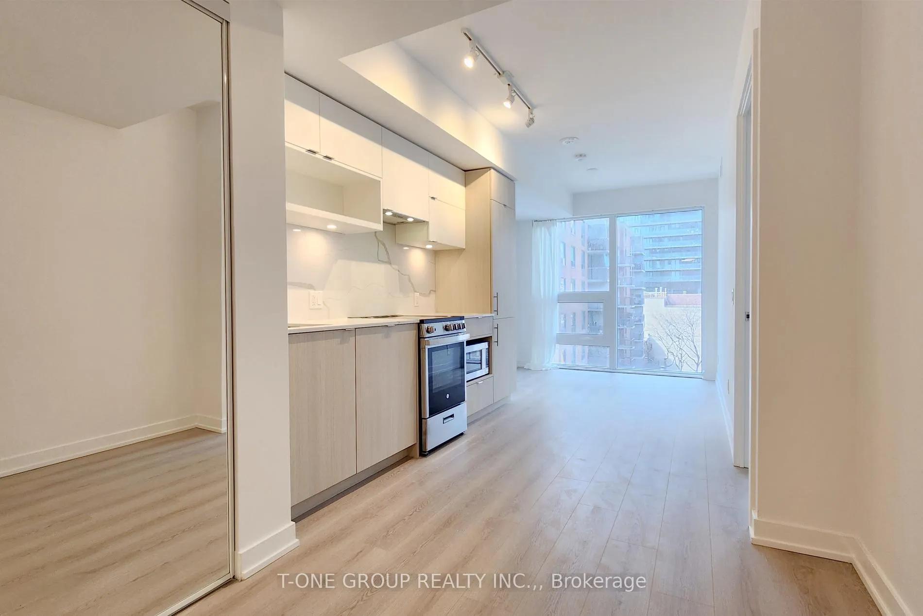 Photo 4 of Unit 802, 100 Queen Street E, Toronto, Church-Yonge Corridor — HOMEH