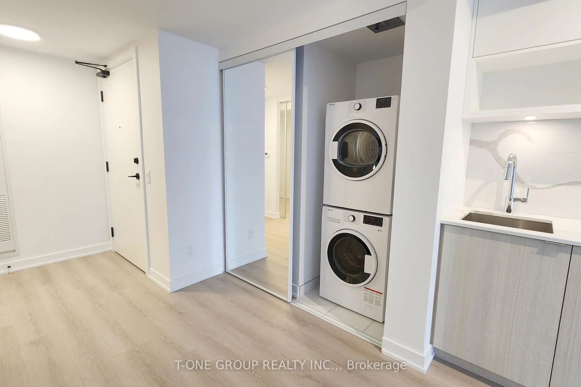 Photo 7 of Unit 802, 100 Queen Street E, Toronto, Church-Yonge Corridor — HOMEH