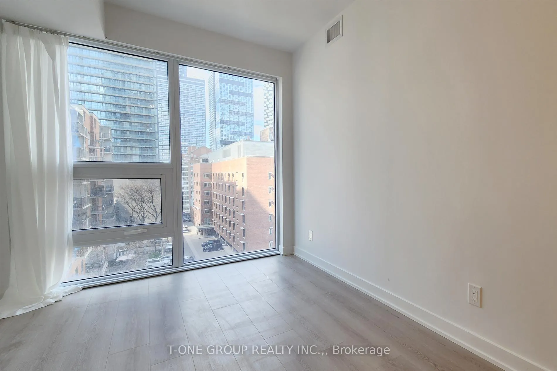 Photo 8 of Unit 802, 100 Queen Street E, Toronto, Church-Yonge Corridor — HOMEH