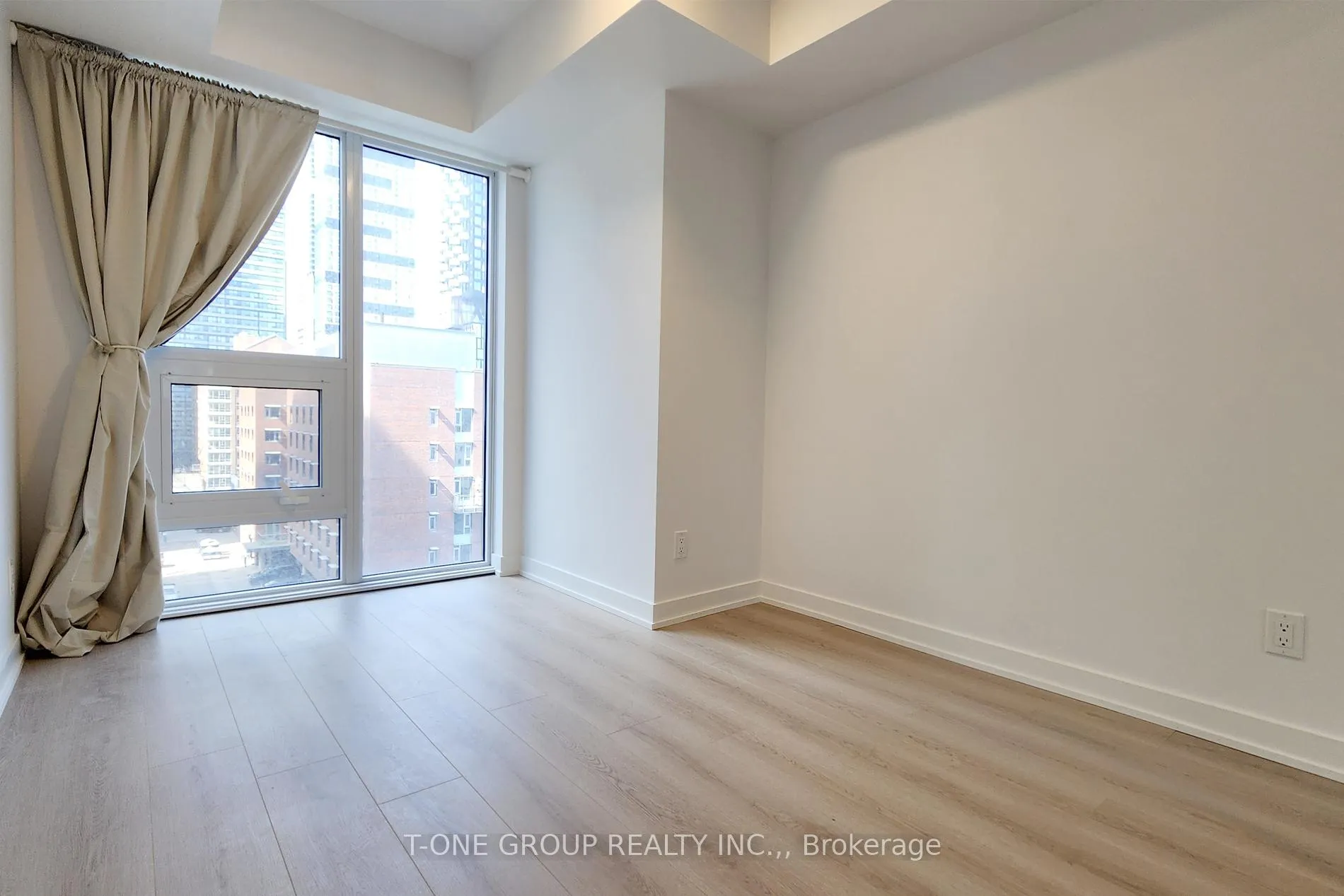 Photo 9 of Unit 802, 100 Queen Street E, Toronto, Church-Yonge Corridor — HOMEH