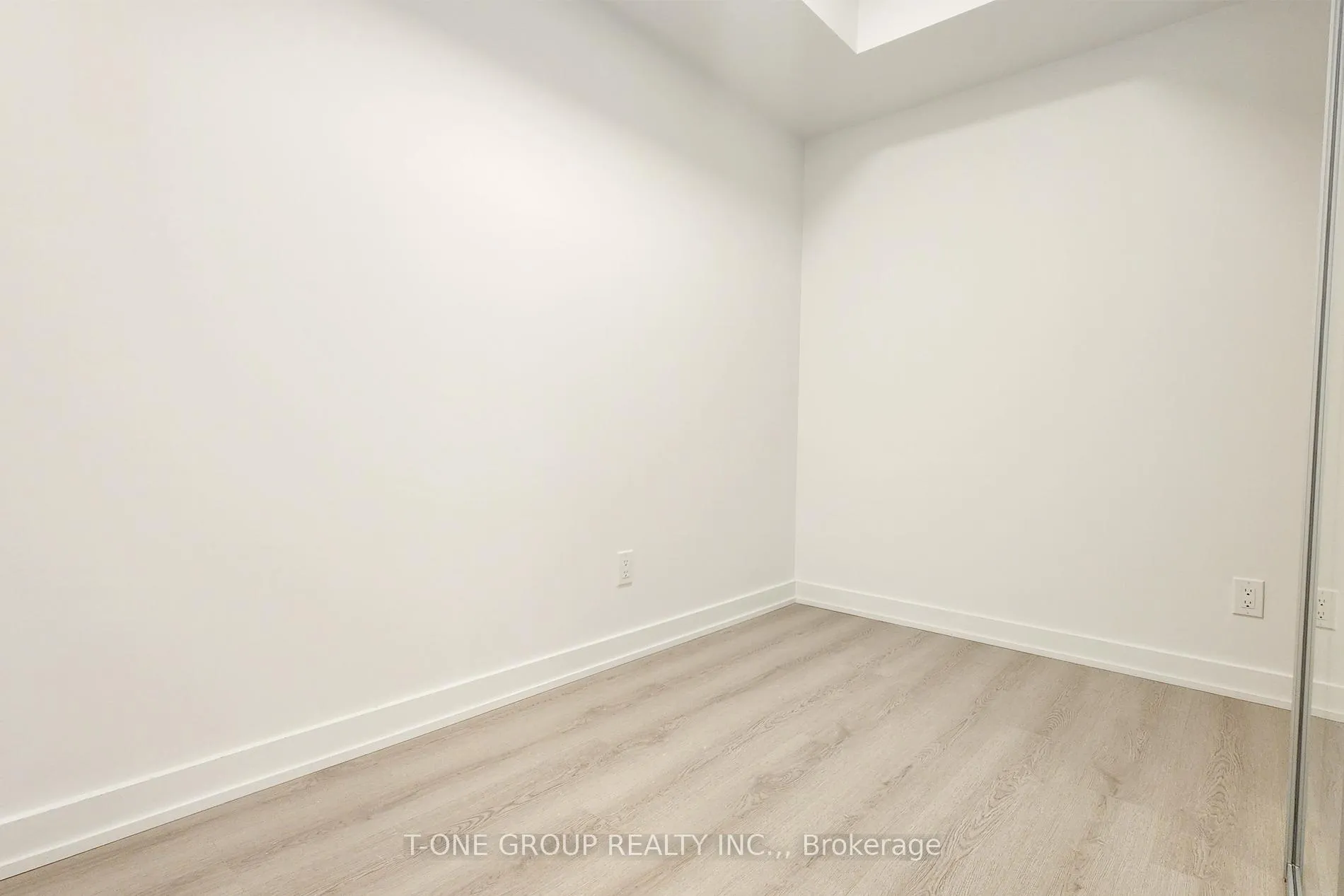 Photo 13 of Unit 802, 100 Queen Street E, Toronto, Church-Yonge Corridor — HOMEH