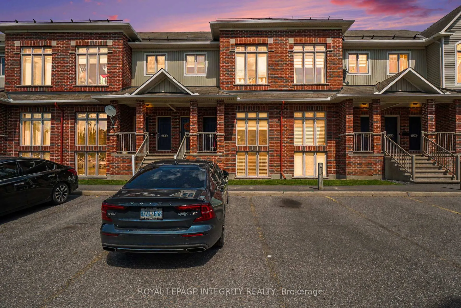 Front of Unit 128, 1512 Walkley Road