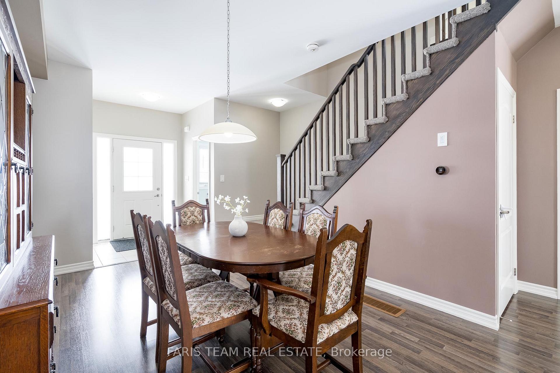 Photo 5 of 210 Springfield Crescent, Clearview, Stayner — HOMEH