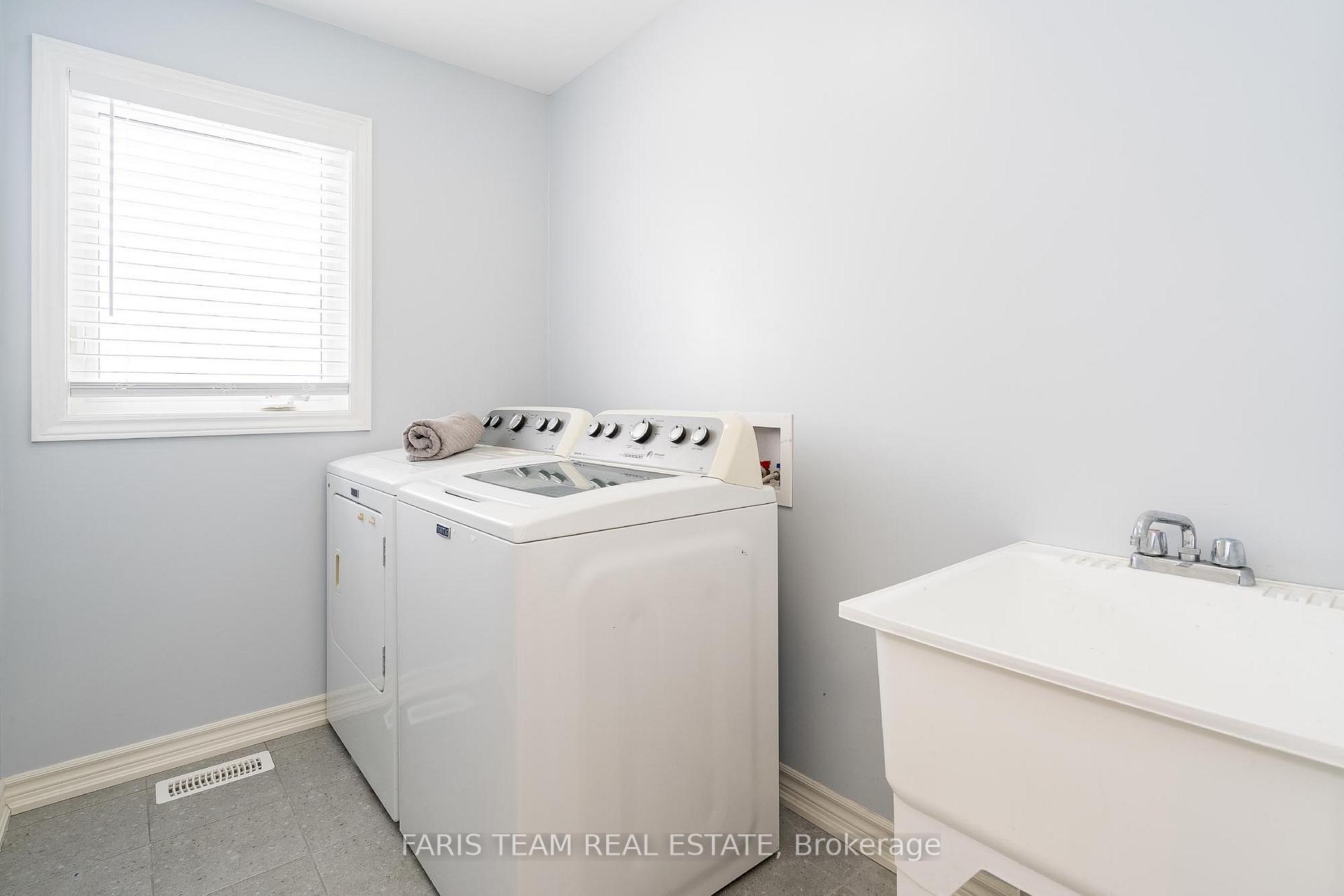 Photo 15 of 210 Springfield Crescent, Clearview, Stayner — HOMEH