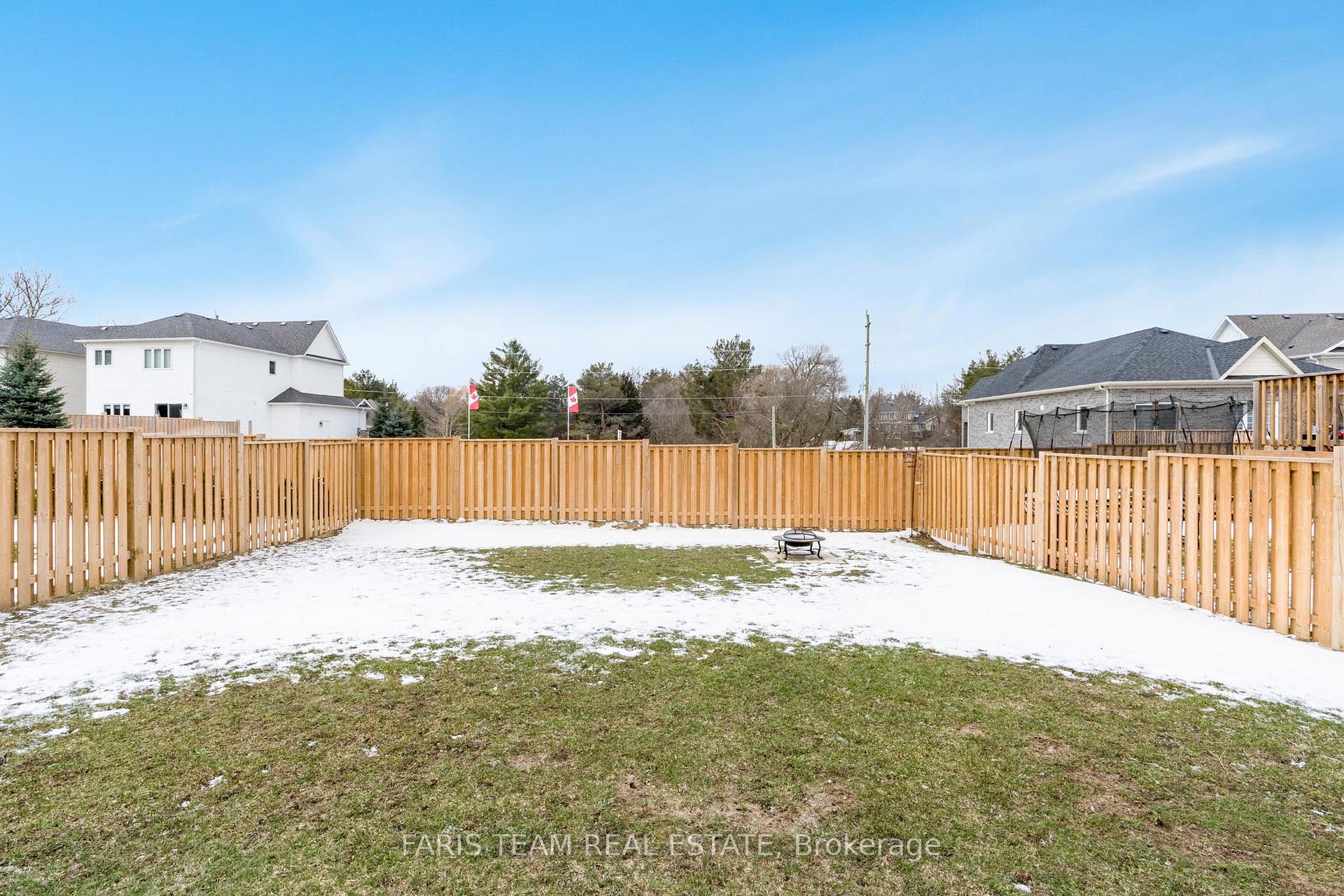 Photo 16 of 210 Springfield Crescent, Clearview, Stayner — HOMEH