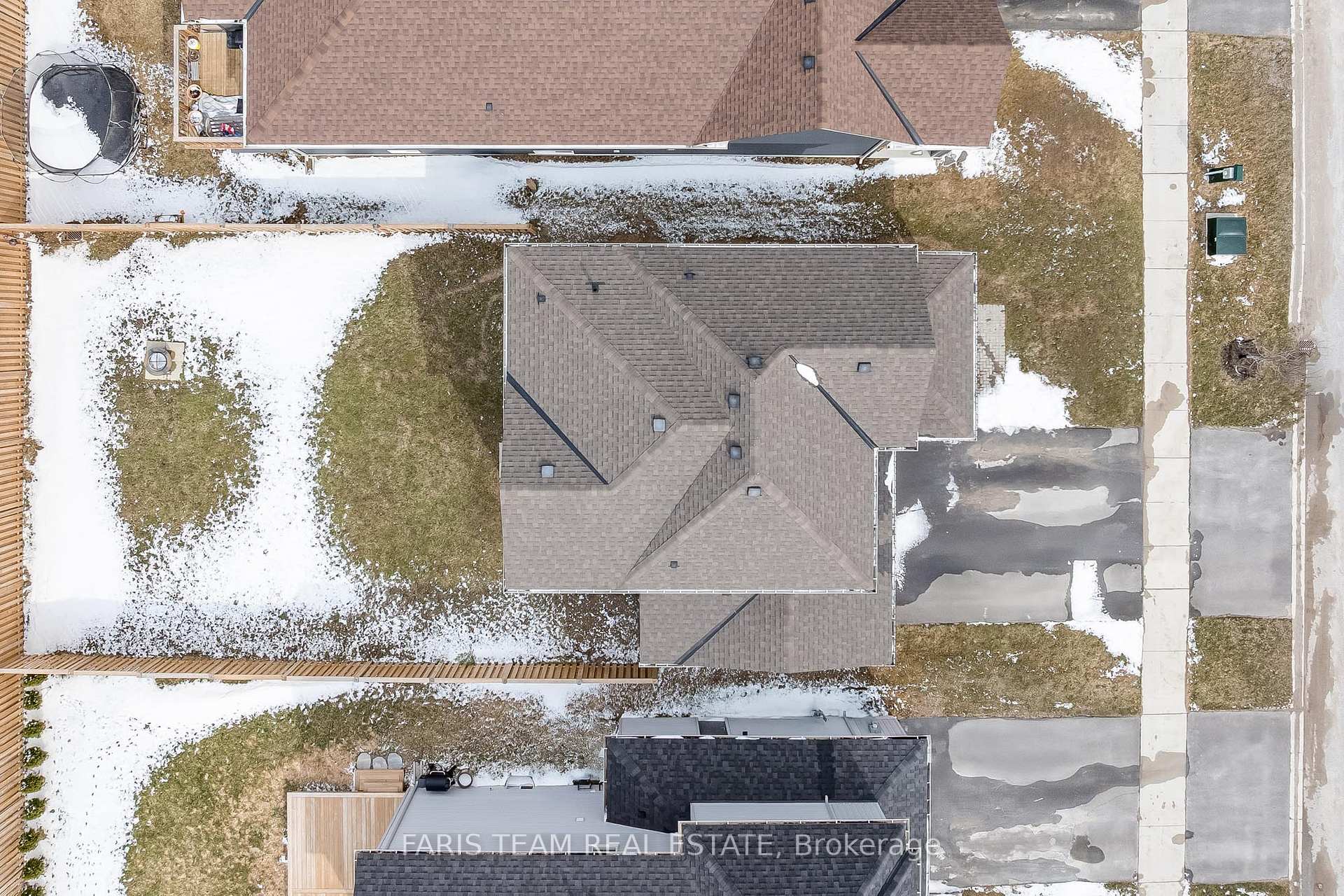 Photo 19 of 210 Springfield Crescent, Clearview, Stayner — HOMEH