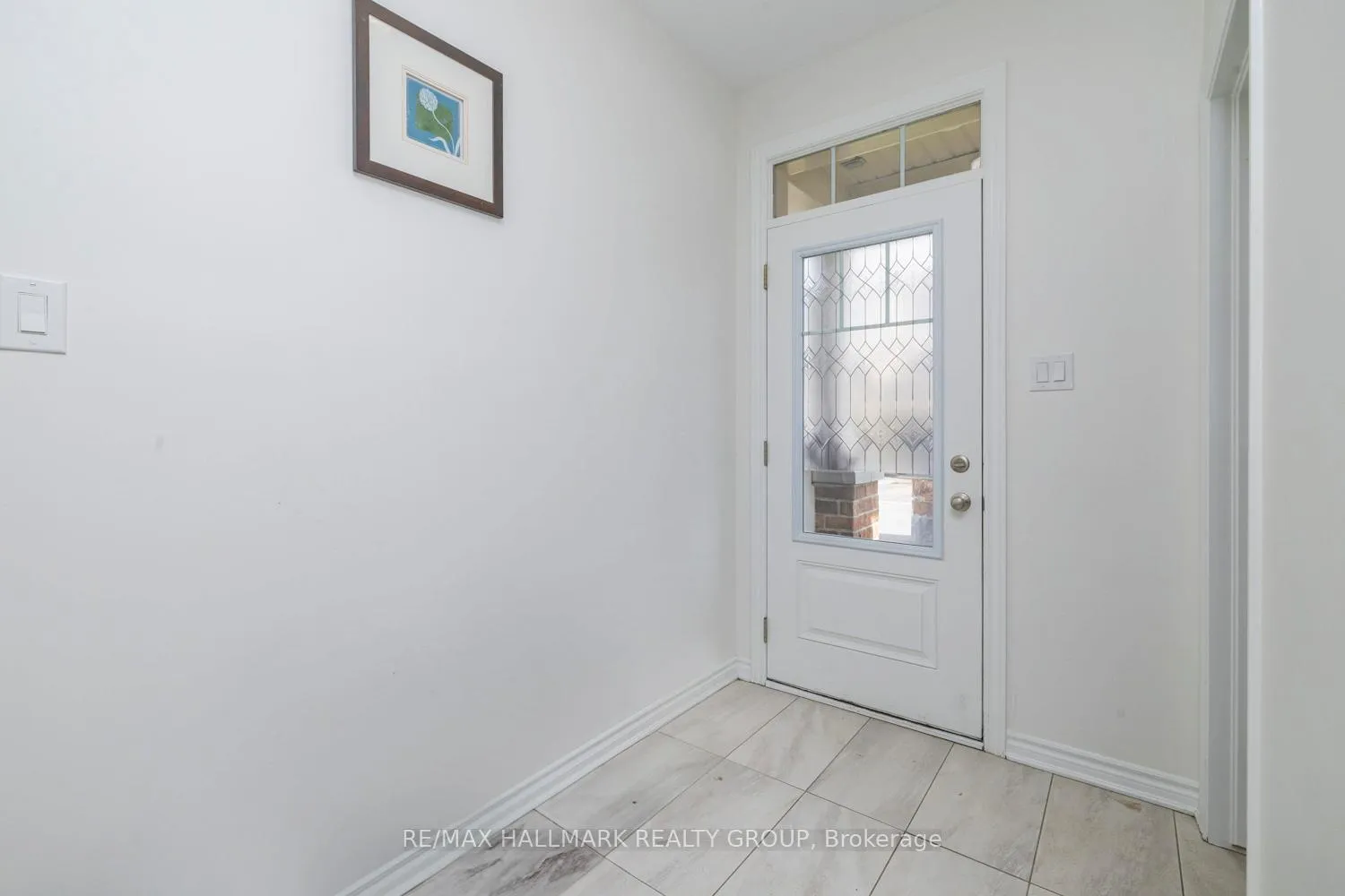 Photo 3 of 57 Caspian Row, Ottawa, Kanata - Emerald Meadows/Trailwest — HOMEH