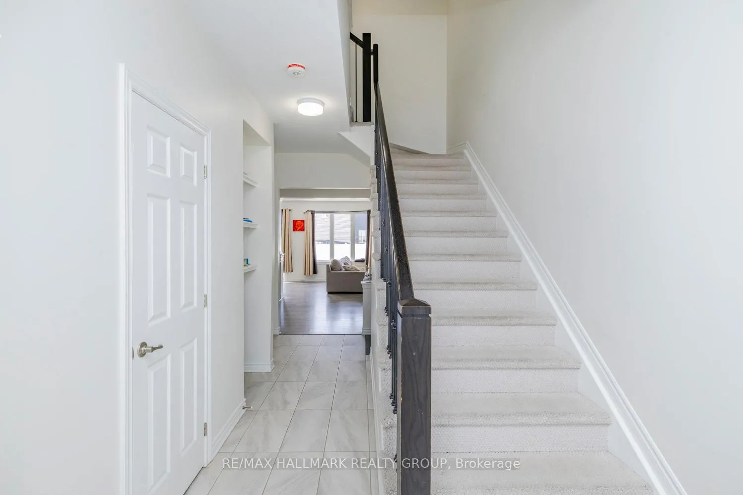 Photo 4 of 57 Caspian Row, Ottawa, Kanata - Emerald Meadows/Trailwest — HOMEH