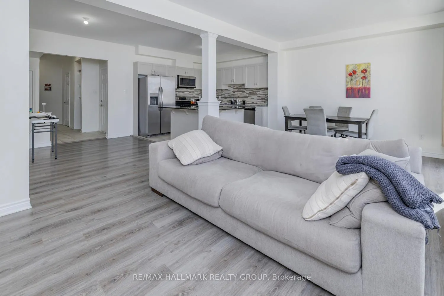Photo 9 of 57 Caspian Row, Ottawa, Kanata - Emerald Meadows/Trailwest — HOMEH