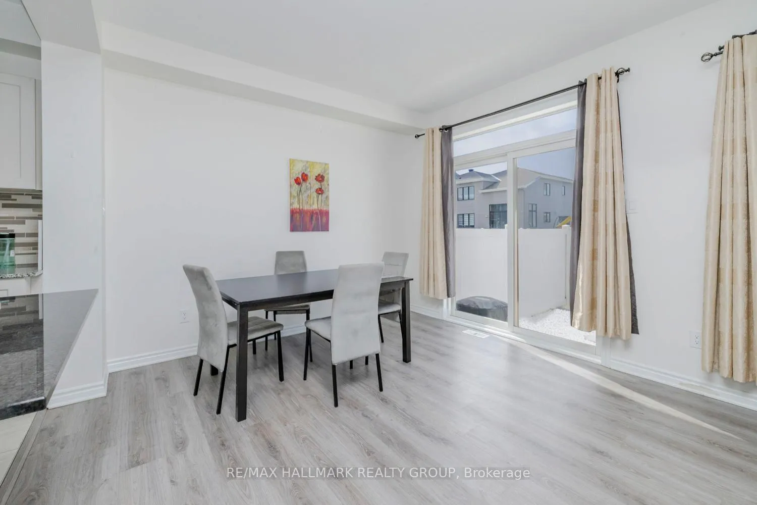Photo 10 of 57 Caspian Row, Ottawa, Kanata - Emerald Meadows/Trailwest — HOMEH