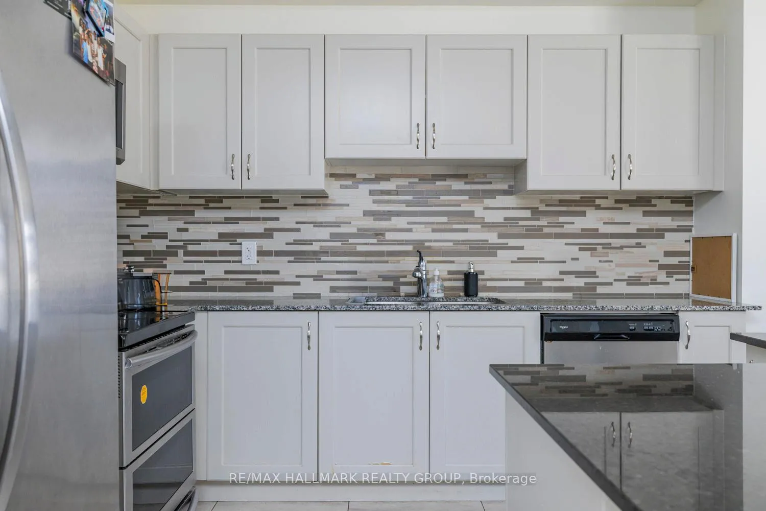 Photo 13 of 57 Caspian Row, Ottawa, Kanata - Emerald Meadows/Trailwest — HOMEH