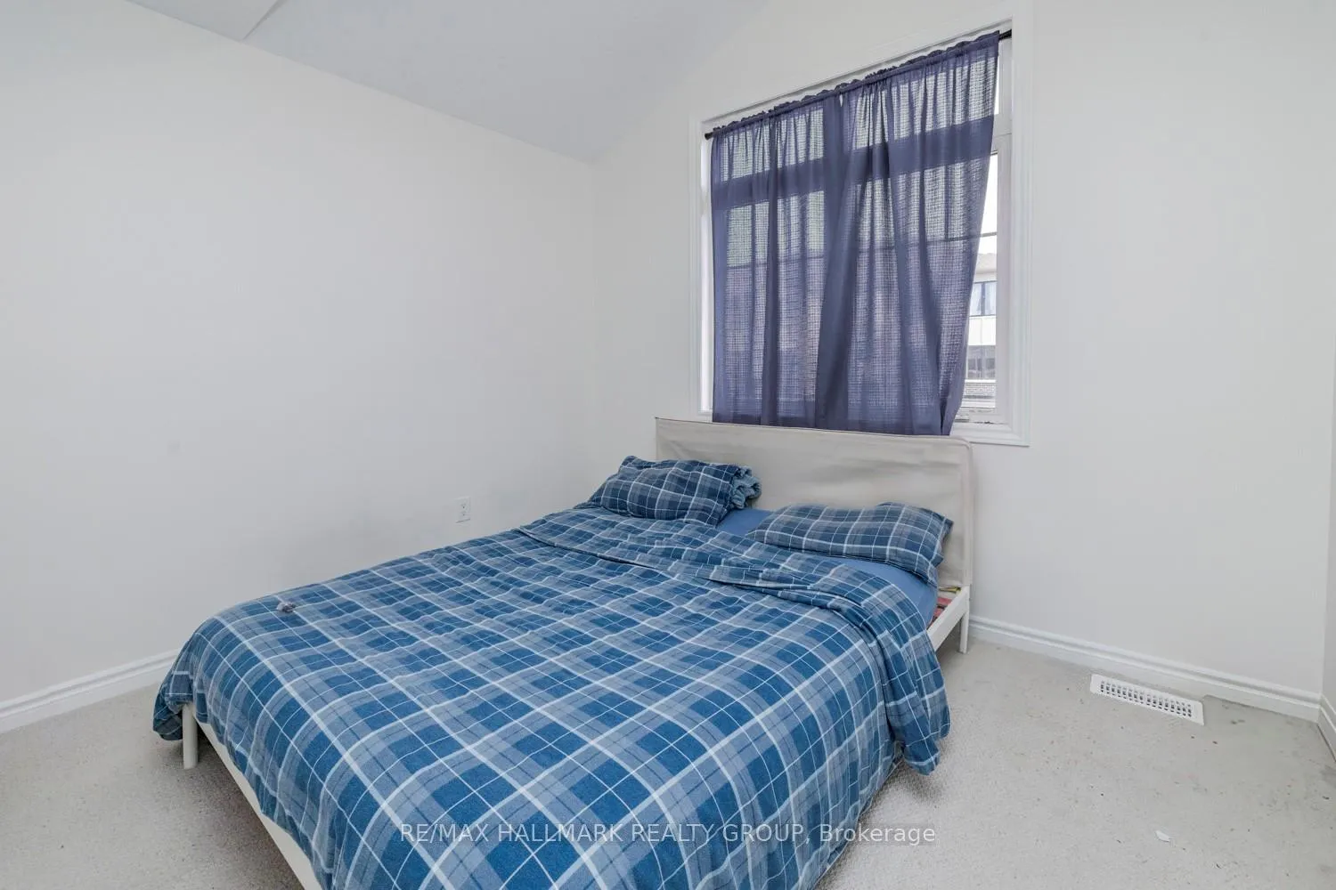 Photo 17 of 57 Caspian Row, Ottawa, Kanata - Emerald Meadows/Trailwest — HOMEH