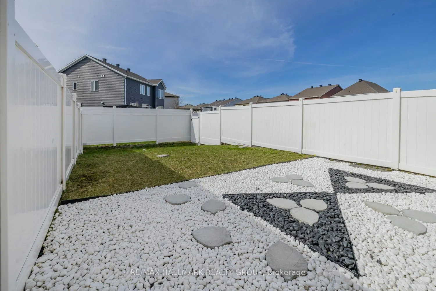 Photo 21 of 57 Caspian Row, Ottawa, Kanata - Emerald Meadows/Trailwest — HOMEH
