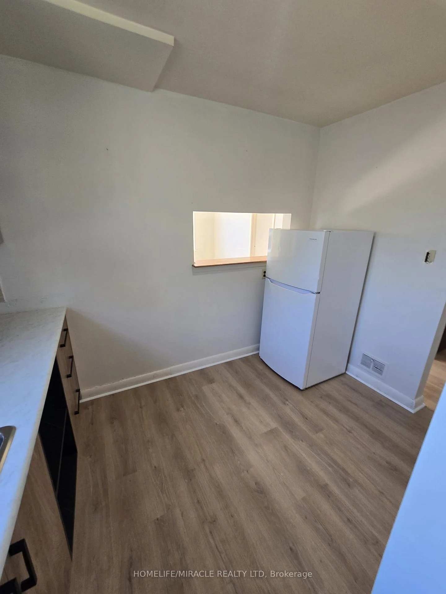 Photo 6 of 91 pitt Avenue, Scarborough, Clairlea-Birchmount — HOMEH