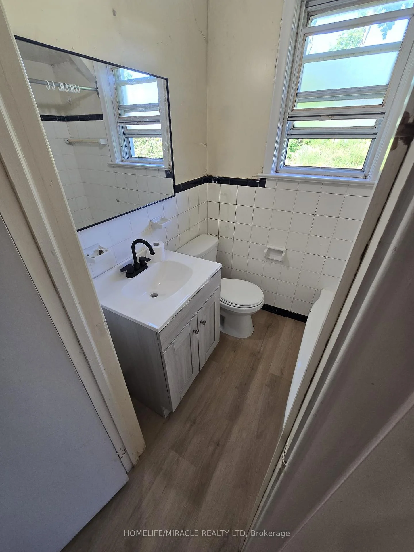 Photo 12 of 91 pitt Avenue, Scarborough, Clairlea-Birchmount — HOMEH