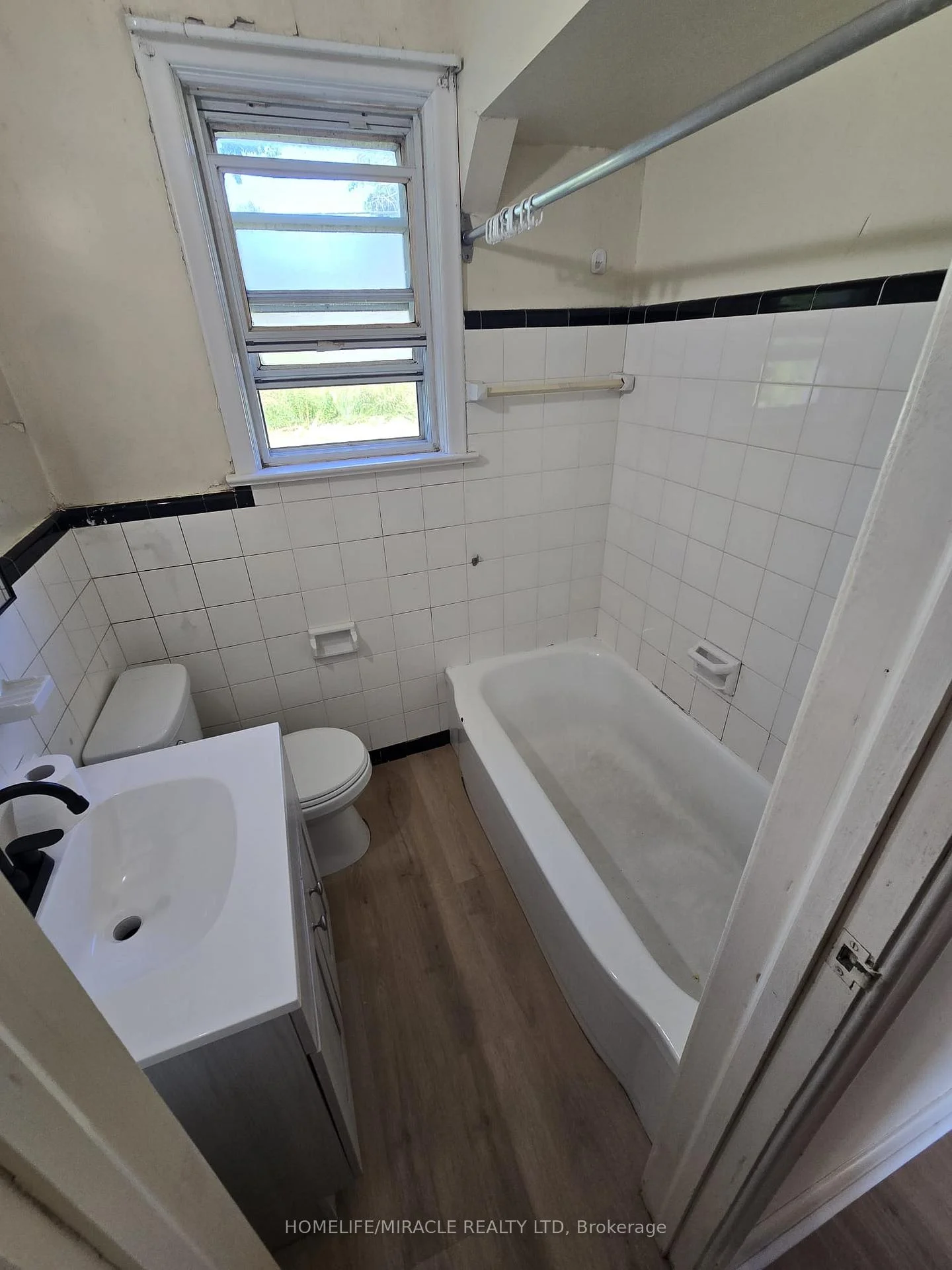 Photo 13 of 91 pitt Avenue, Scarborough, Clairlea-Birchmount — HOMEH