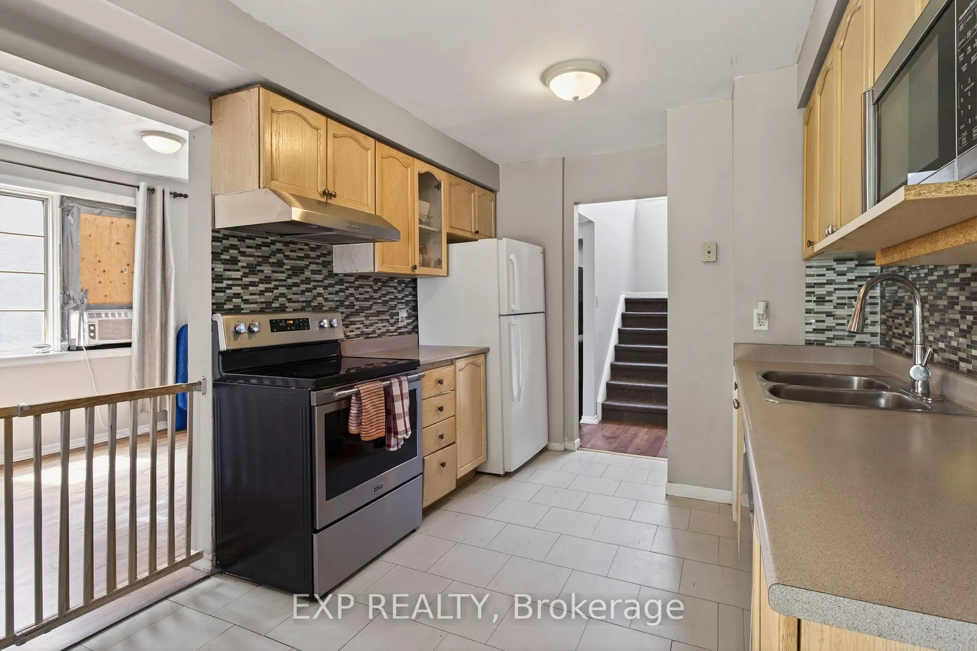 Photo 7 of 33 Carlton Road, Barrie, Cundles East — HOMEH