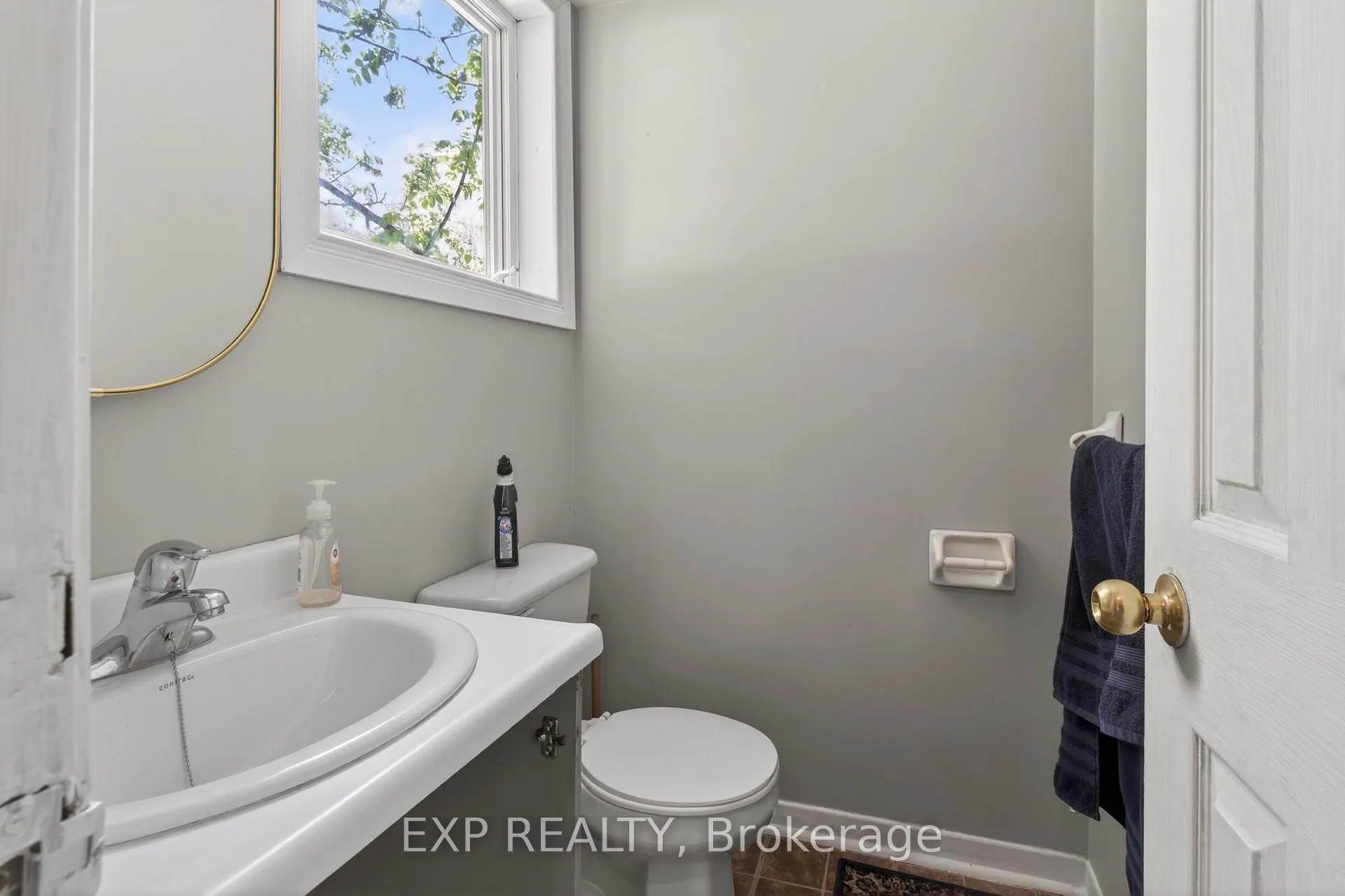Photo 10 of 33 Carlton Road, Barrie, Cundles East — HOMEH