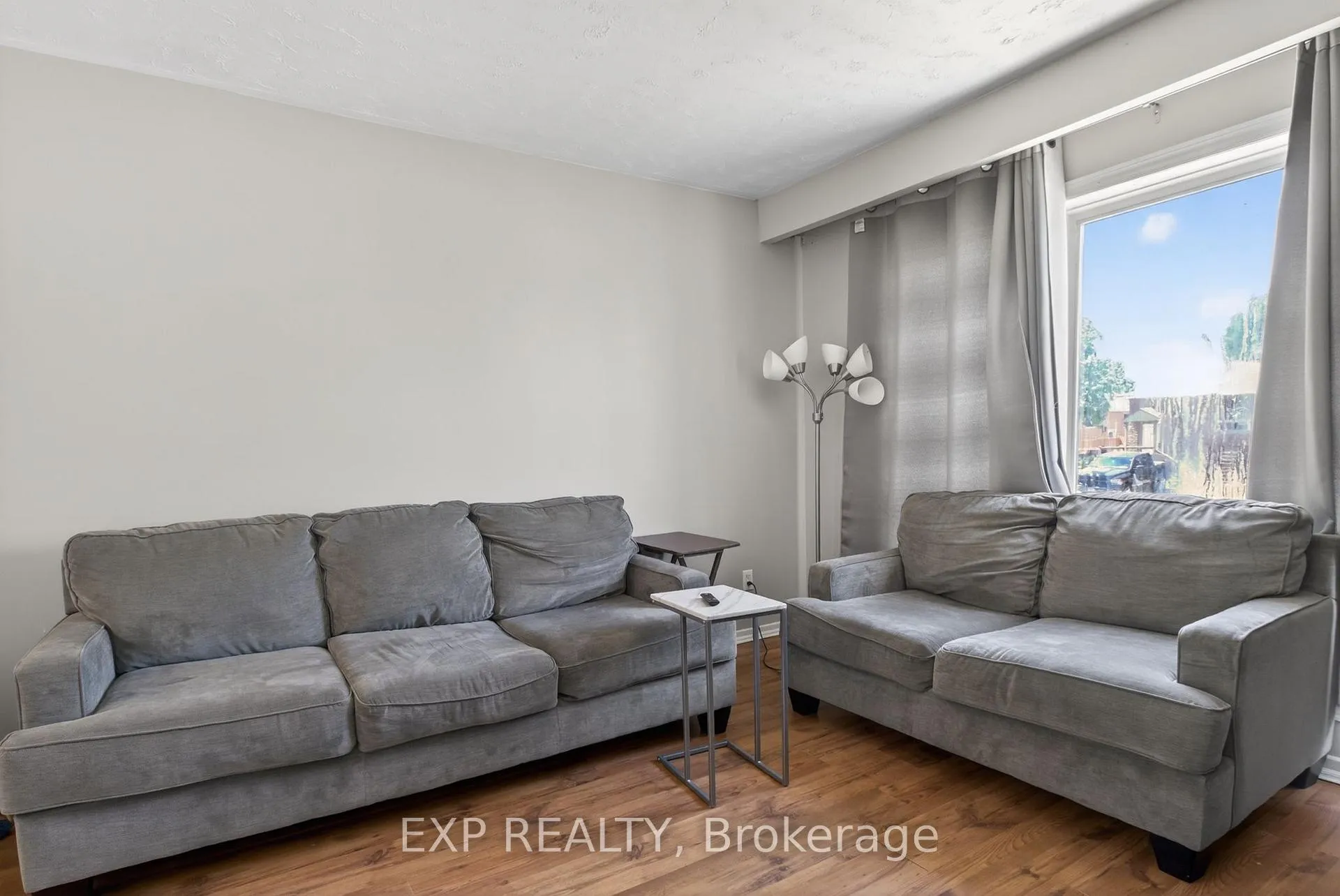 Photo 11 of 33 Carlton Road, Barrie, Cundles East — HOMEH
