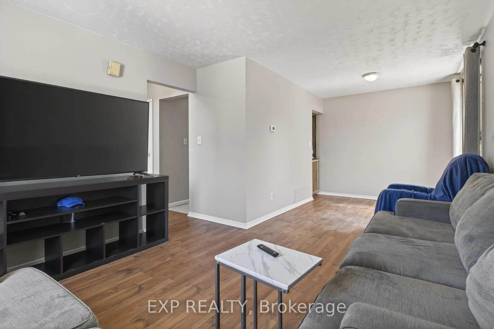 Photo 12 of 33 Carlton Road, Barrie, Cundles East — HOMEH