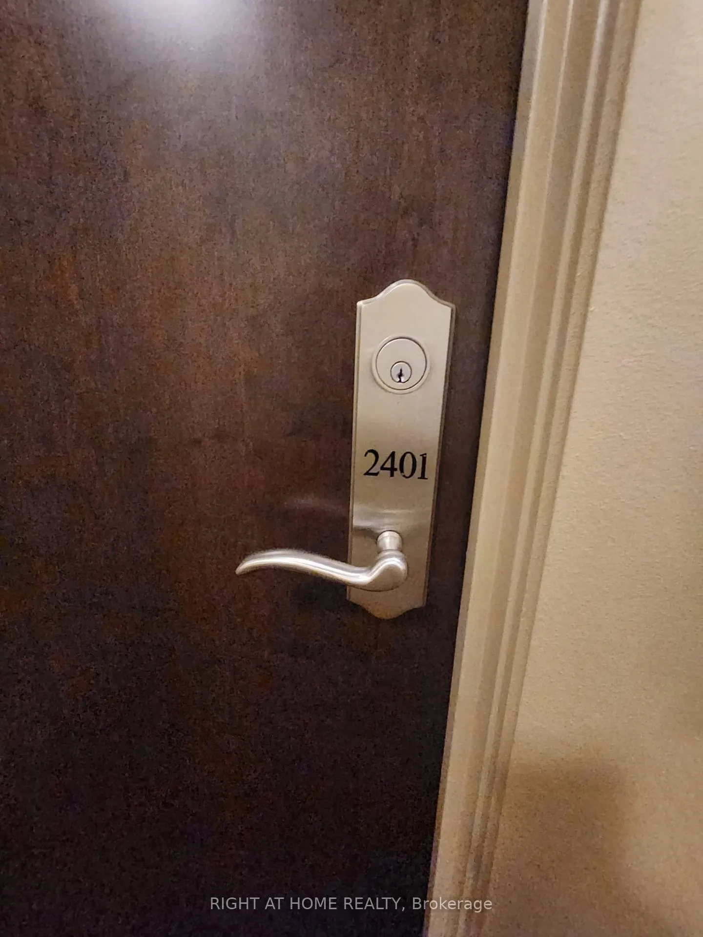 Photo 8 of Unit 2401, 100 John Street, Brampton, Downtown Brampton — HOMEH