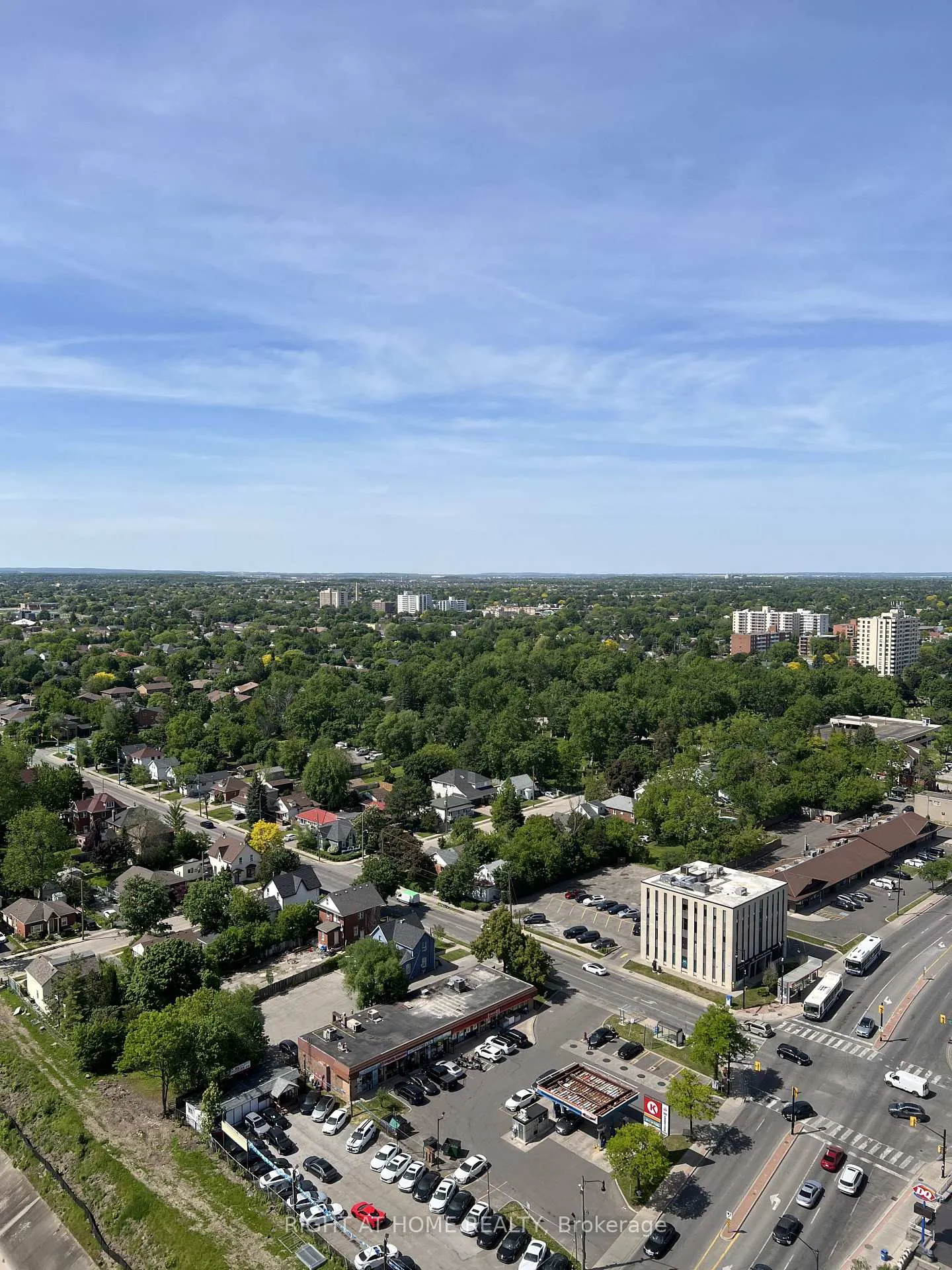 Photo 16 of Unit 2401, 100 John Street, Brampton, Downtown Brampton — HOMEH
