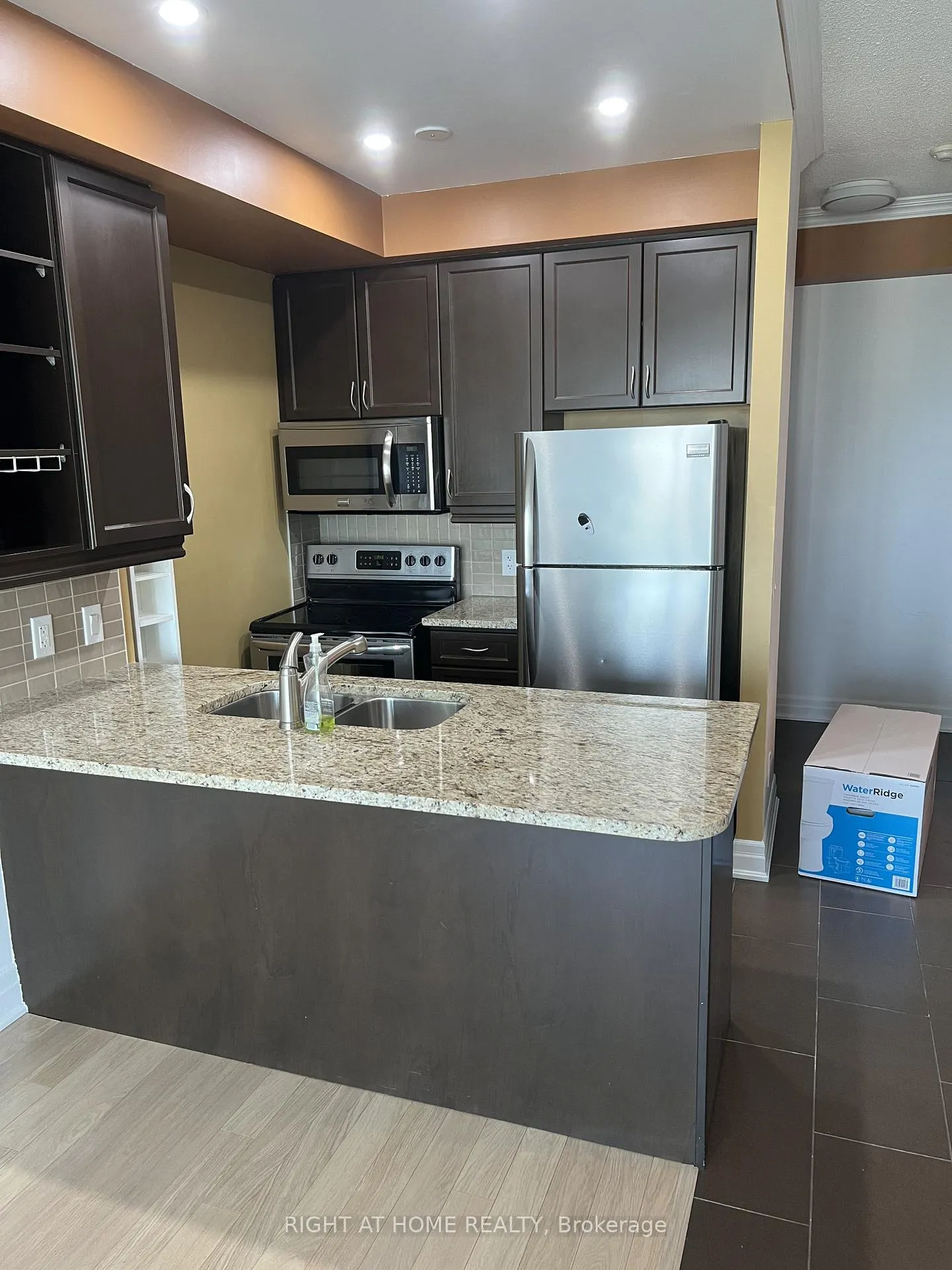 Photo 20 of Unit 2401, 100 John Street, Brampton, Downtown Brampton — HOMEH