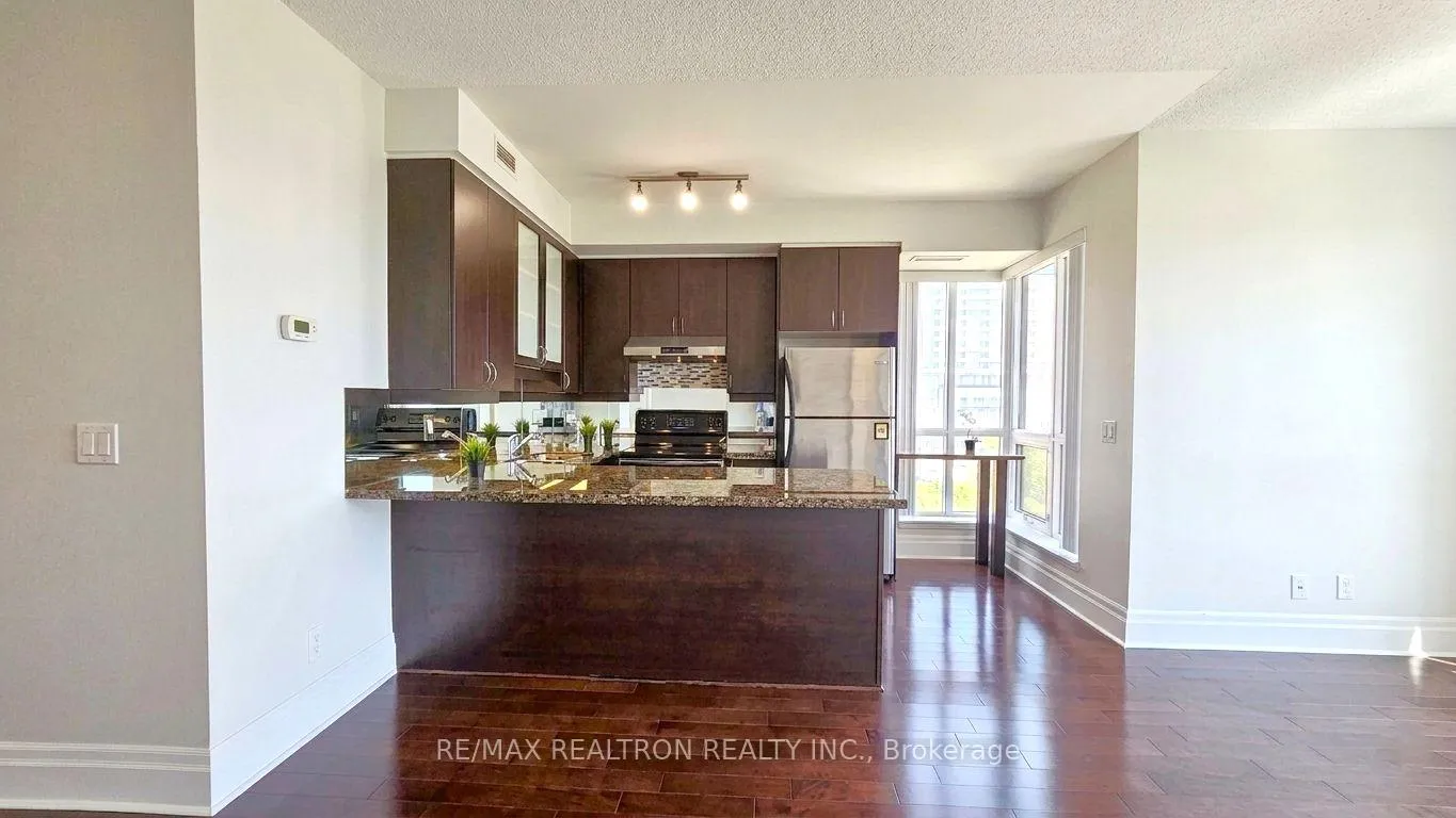 Photo 5 of Unit 604, 39 Upper Duke Crescent, Markham, Unionville — HOMEH