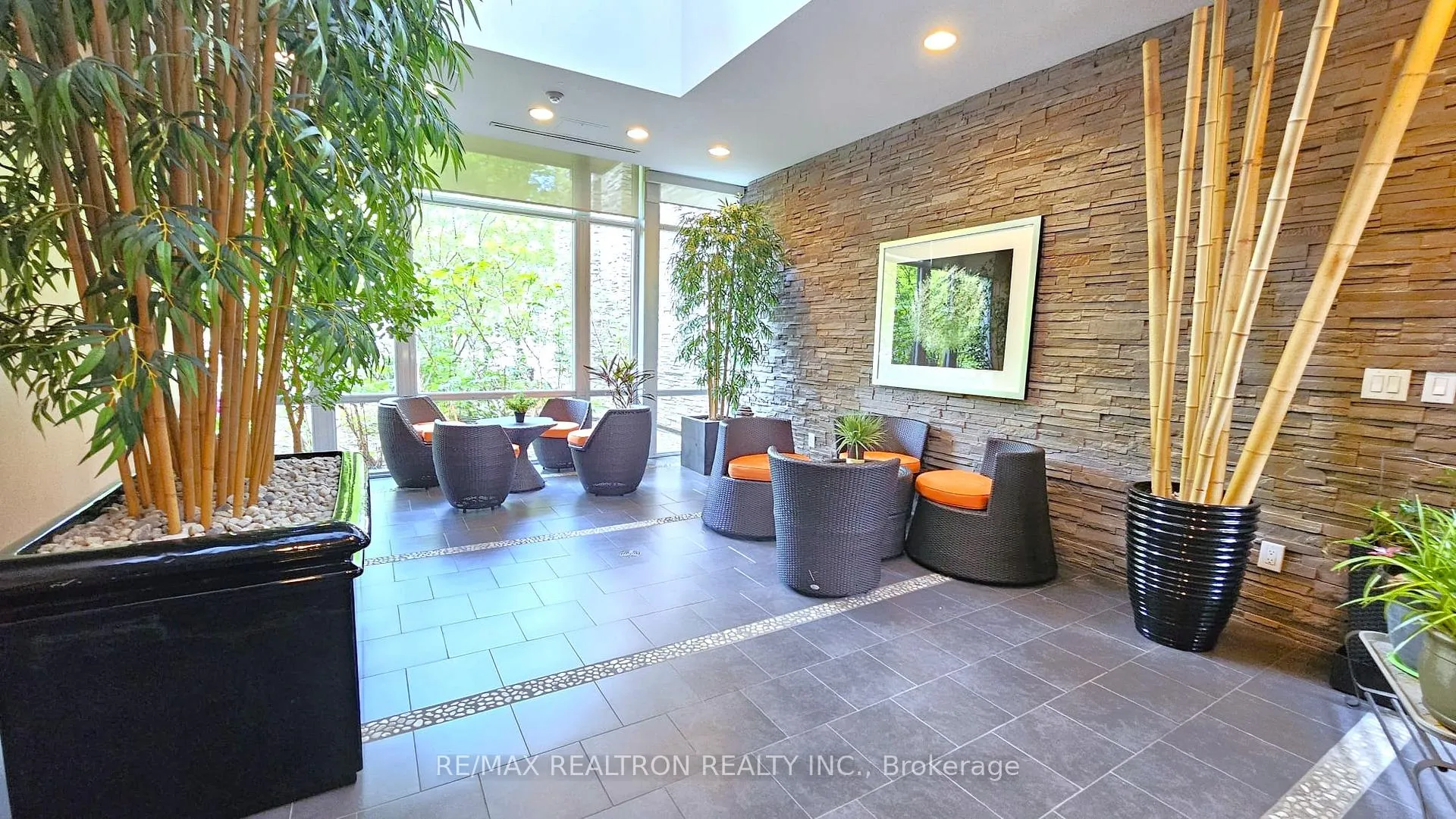 Photo 15 of Unit 604, 39 Upper Duke Crescent, Markham, Unionville — HOMEH