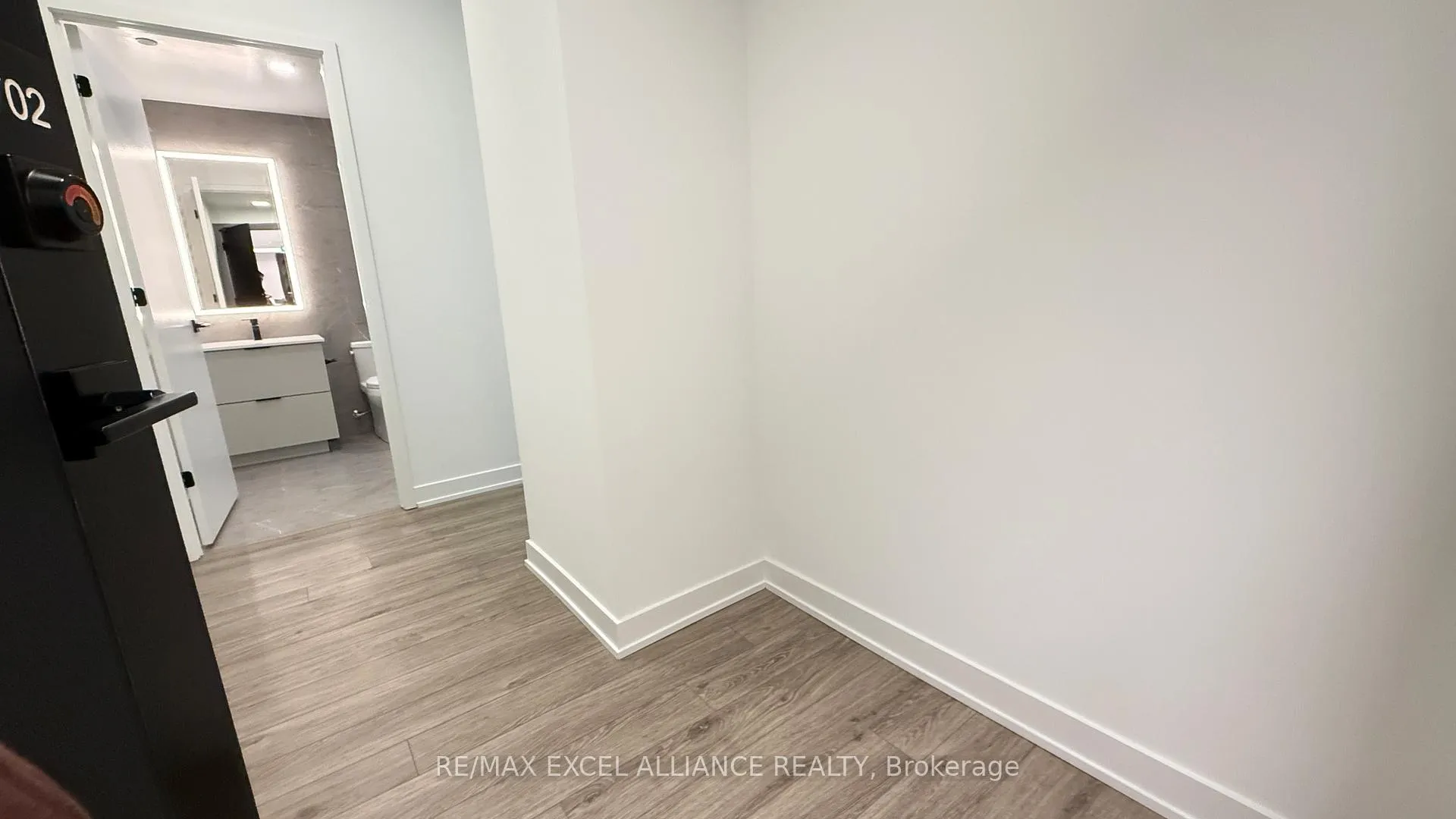 Photo 3 of Unit 1702, 609 Sherbourne Street, Toronto, North St. James Town — HOMEH