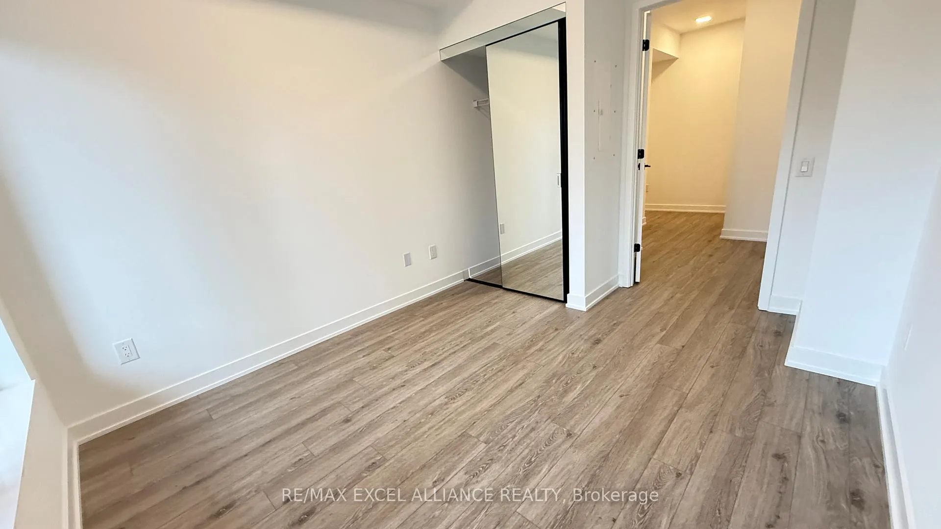 Photo 7 of Unit 1702, 609 Sherbourne Street, Toronto, North St. James Town — HOMEH