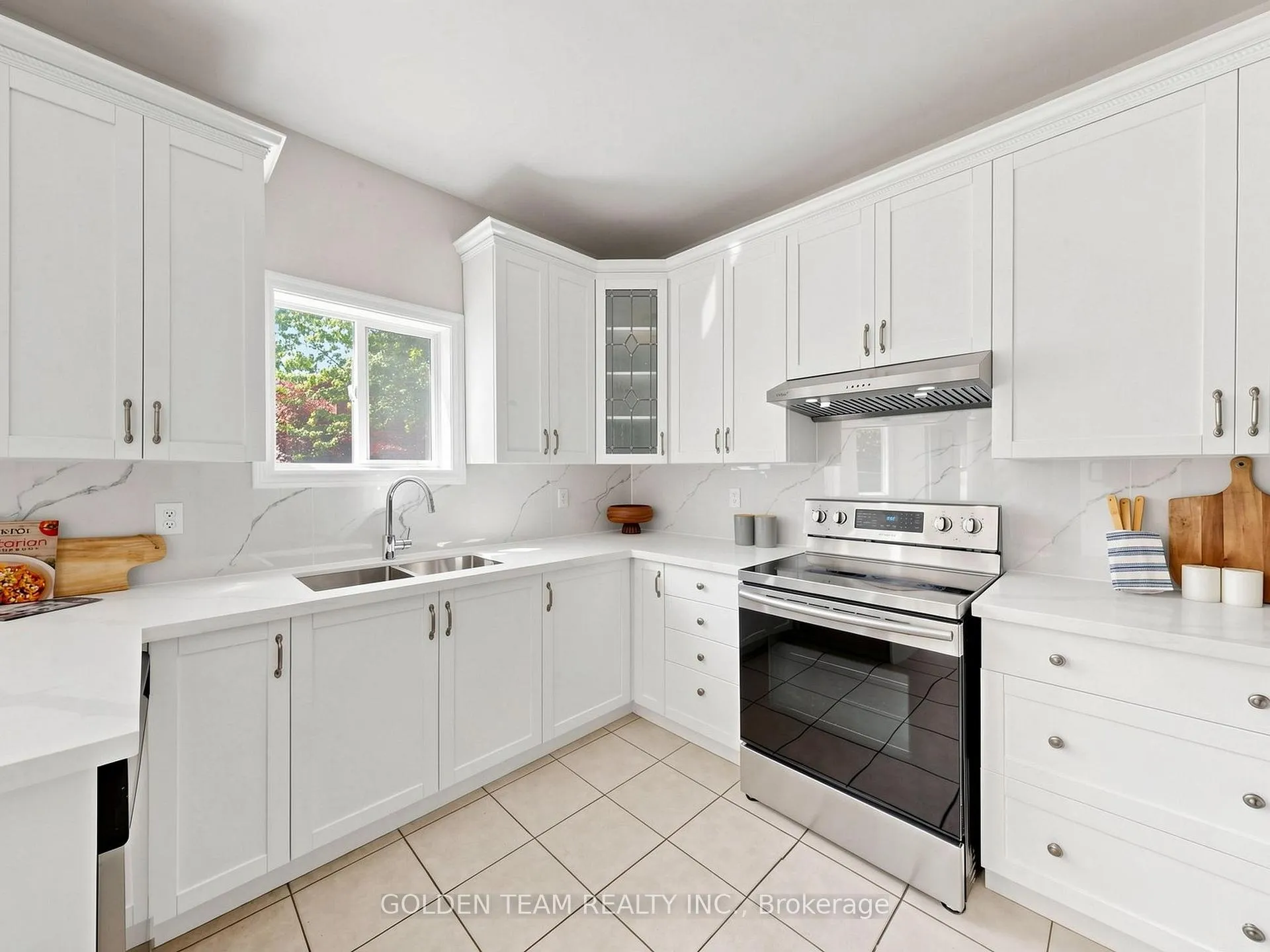 Photo 11 of 31 Brookhaven Crescent, Markham, Berczy — HOMEH