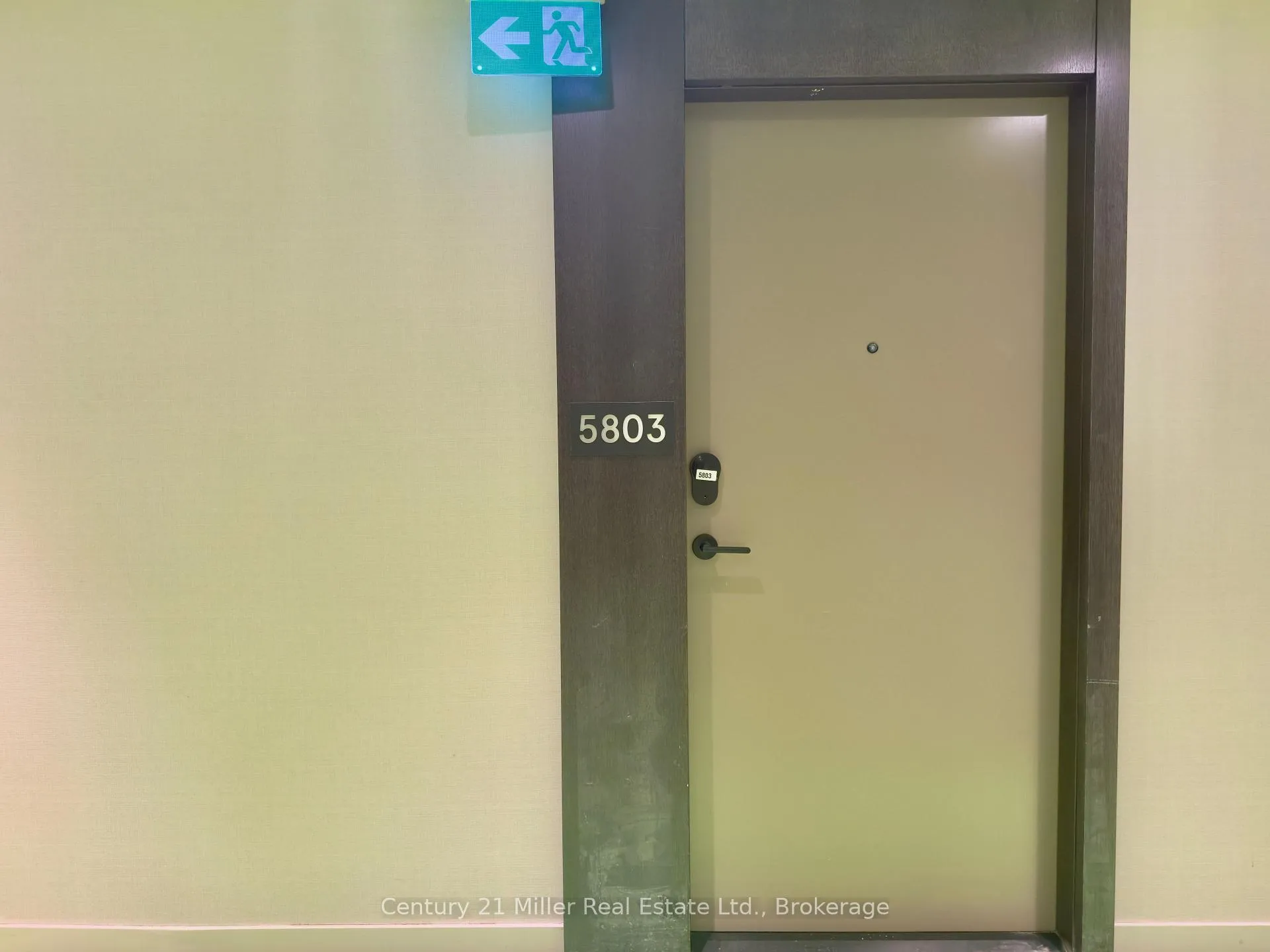 Photo 4 of Unit Unit - 5803, 4015 The Exchange, Mississauga, City Centre — HOMEH