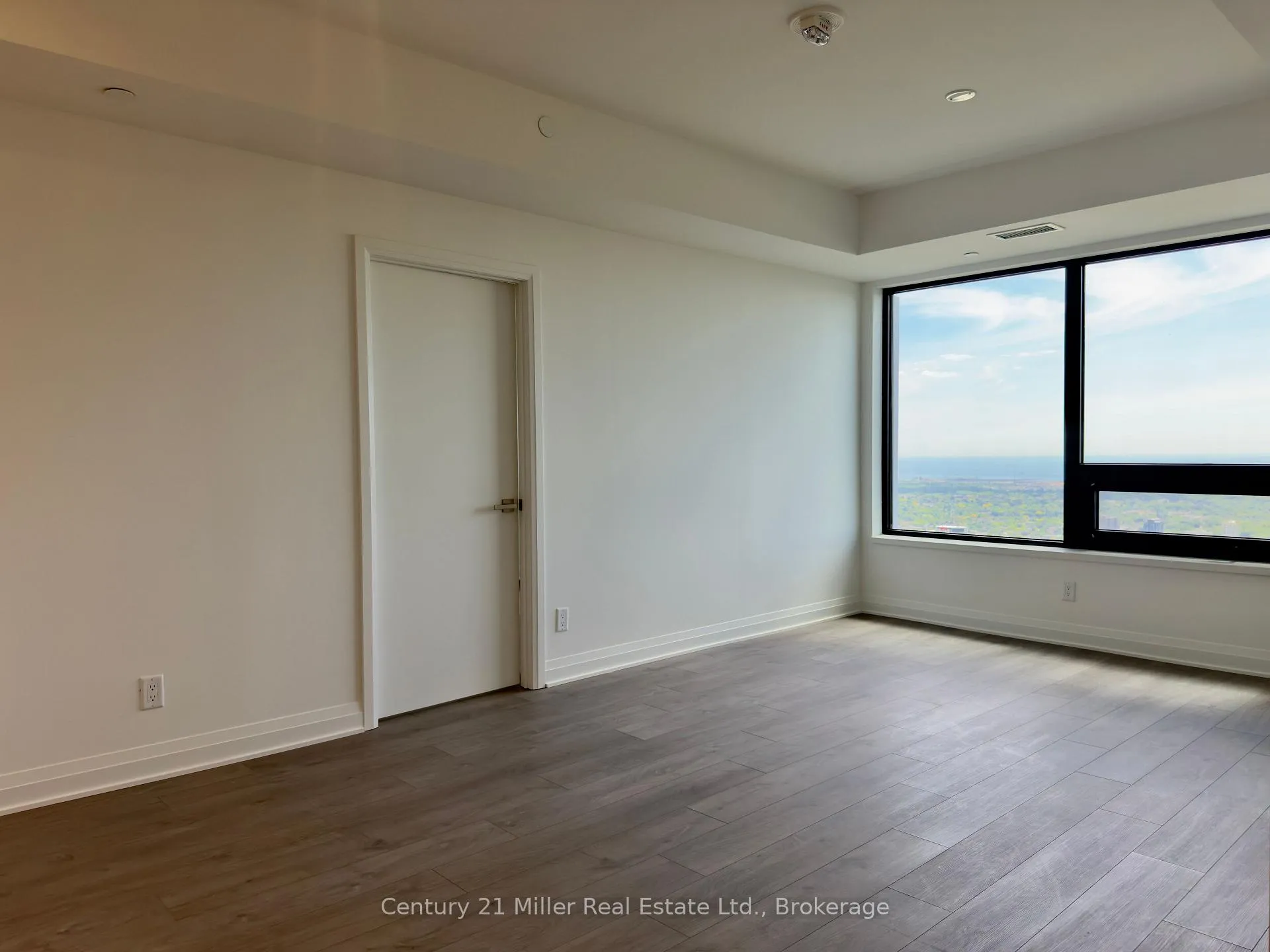 Photo 11 of Unit Unit - 5803, 4015 The Exchange, Mississauga, City Centre — HOMEH