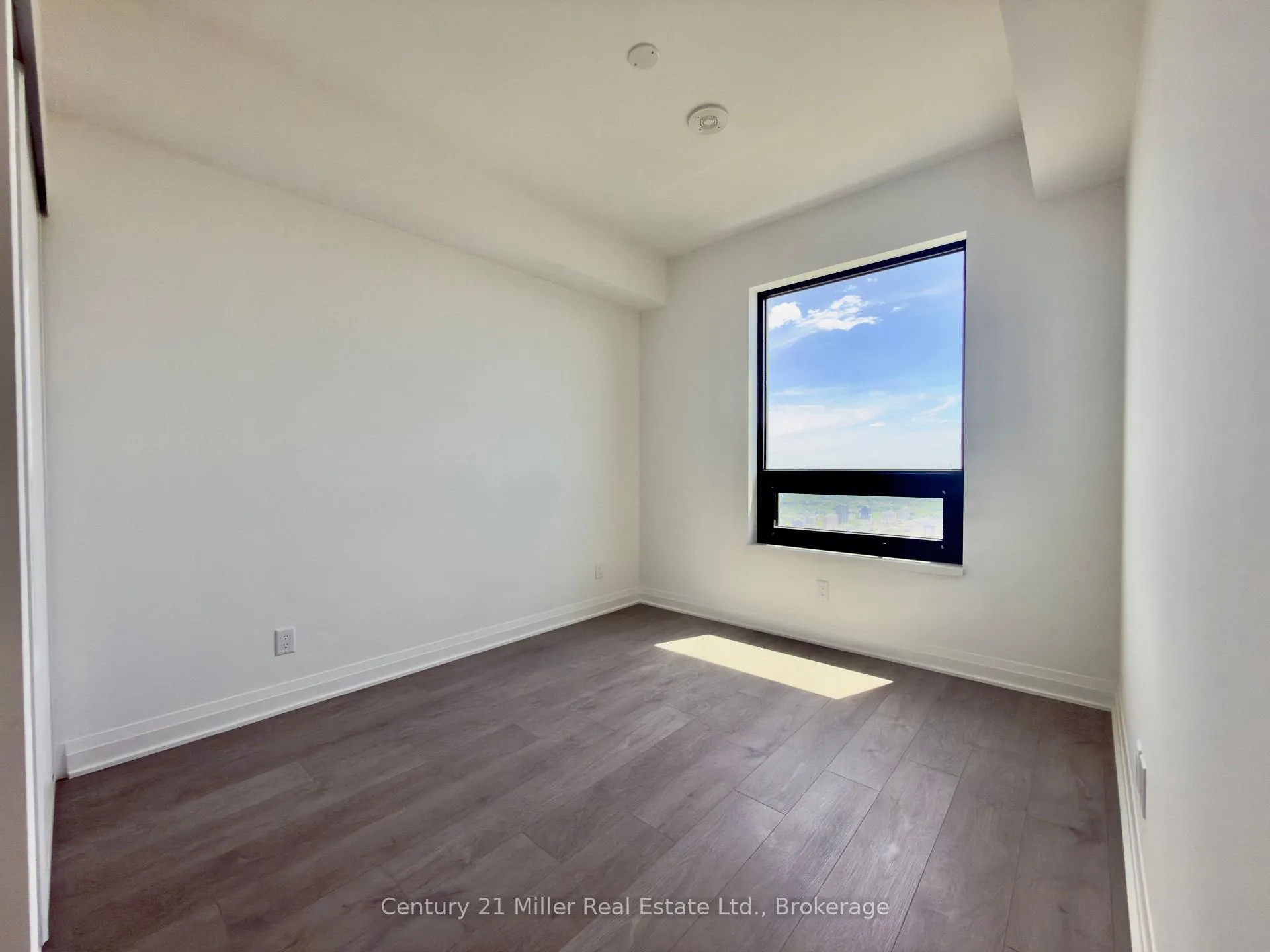 Photo 13 of Unit Unit - 5803, 4015 The Exchange, Mississauga, City Centre — HOMEH
