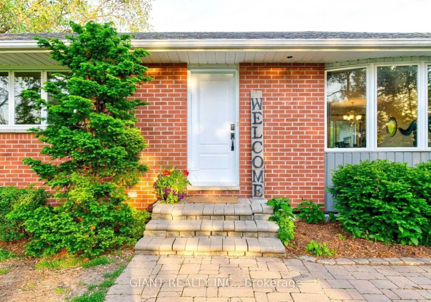 Photo 3 of 2765 Embleton Road, Brampton, Bram West — HOMEH