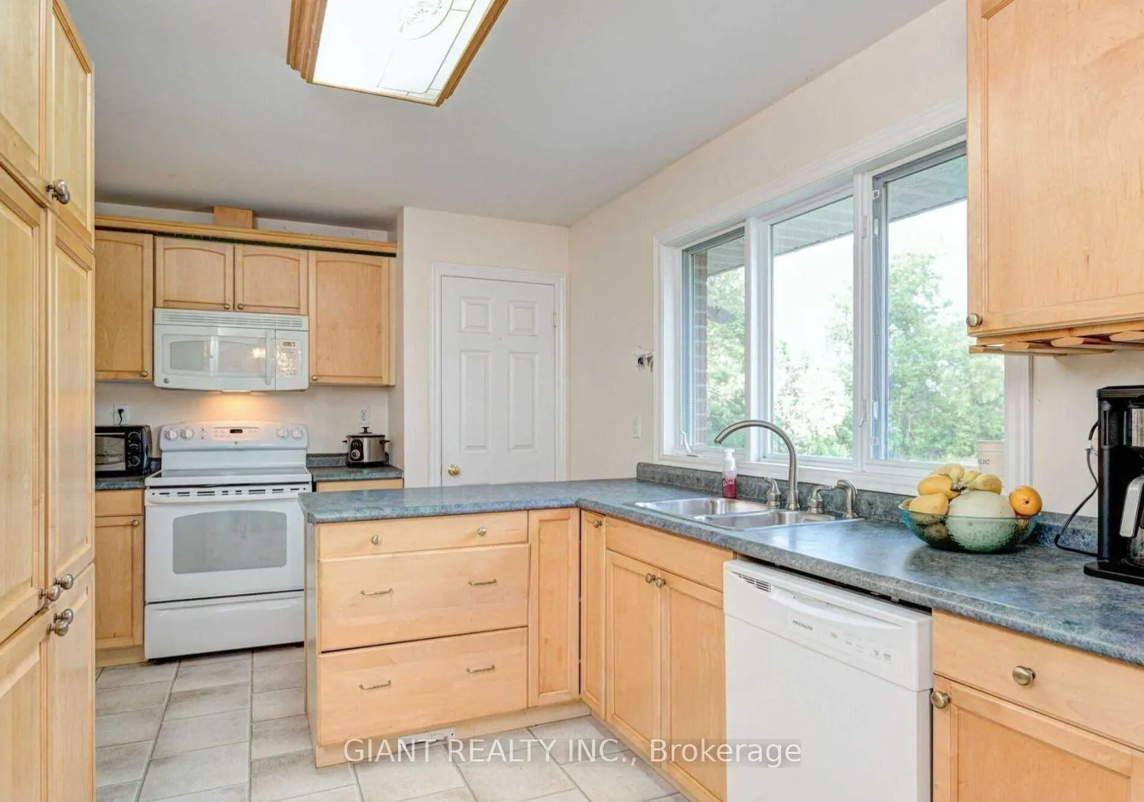 Photo 6 of 2765 Embleton Road, Brampton, Bram West — HOMEH