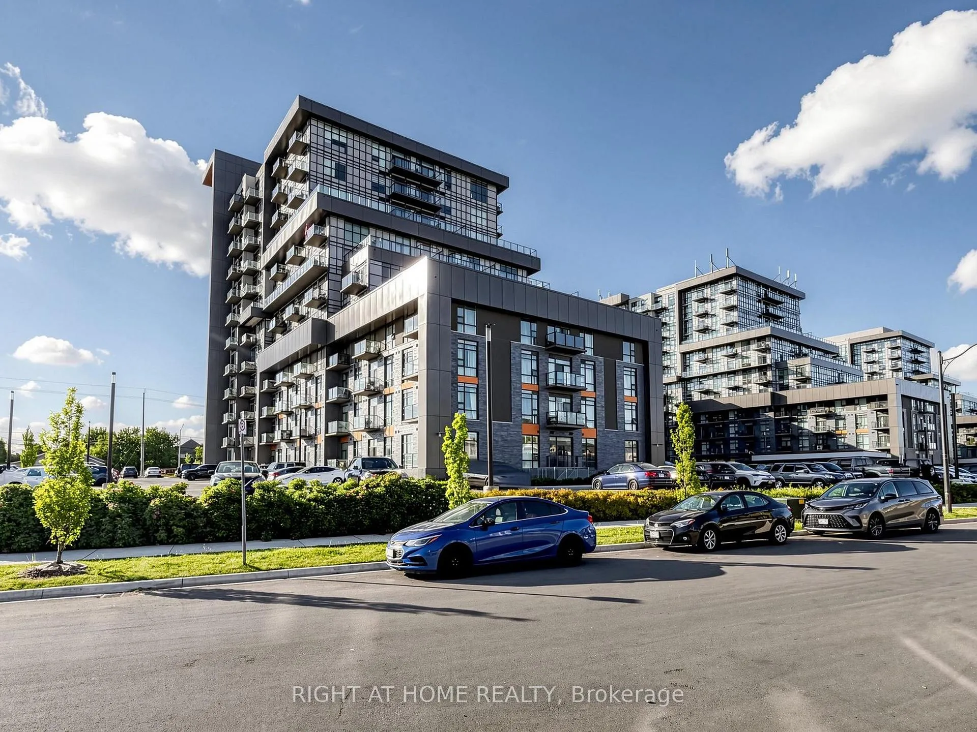 Photo 2 of Unit 1013, 450 Dundas Street E, Hamilton, Waterdown — HOMEH