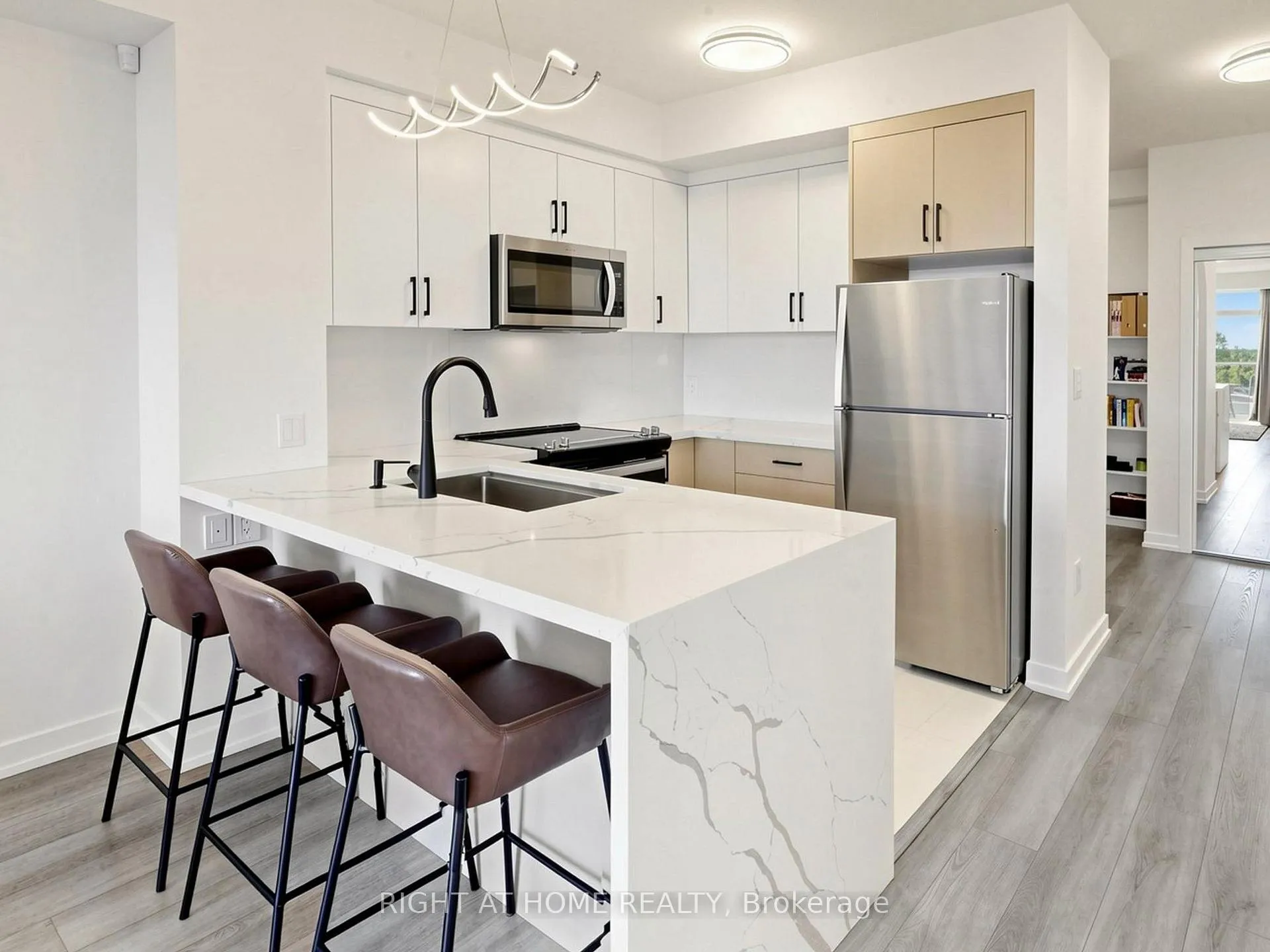 Photo 10 of Unit 1013, 450 Dundas Street E, Hamilton, Waterdown — HOMEH