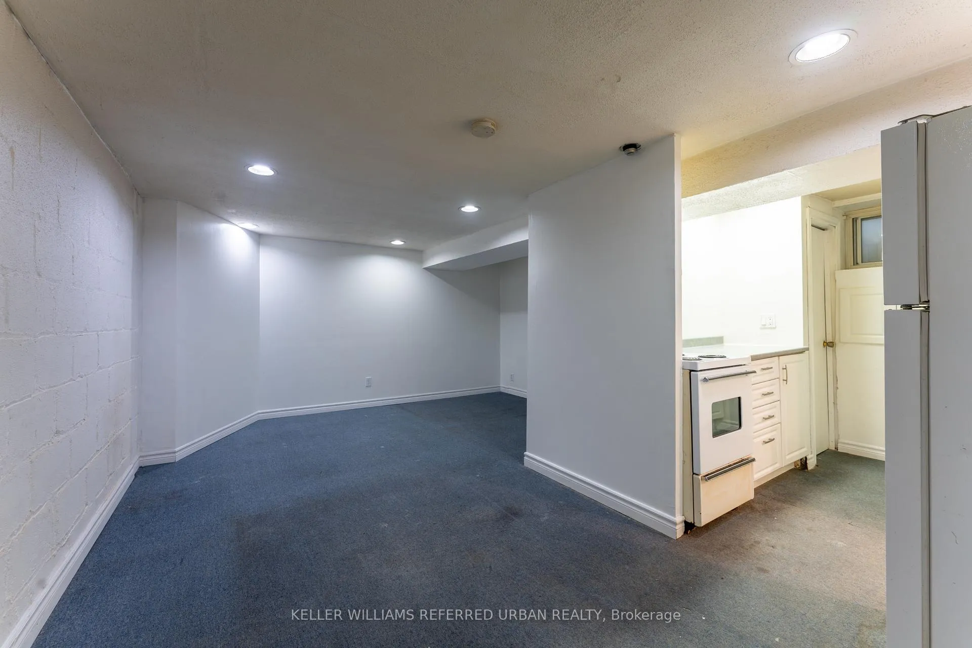 Photo 2 of Unit 12, 823 Millwood Road, Toronto, Leaside — HOMEH