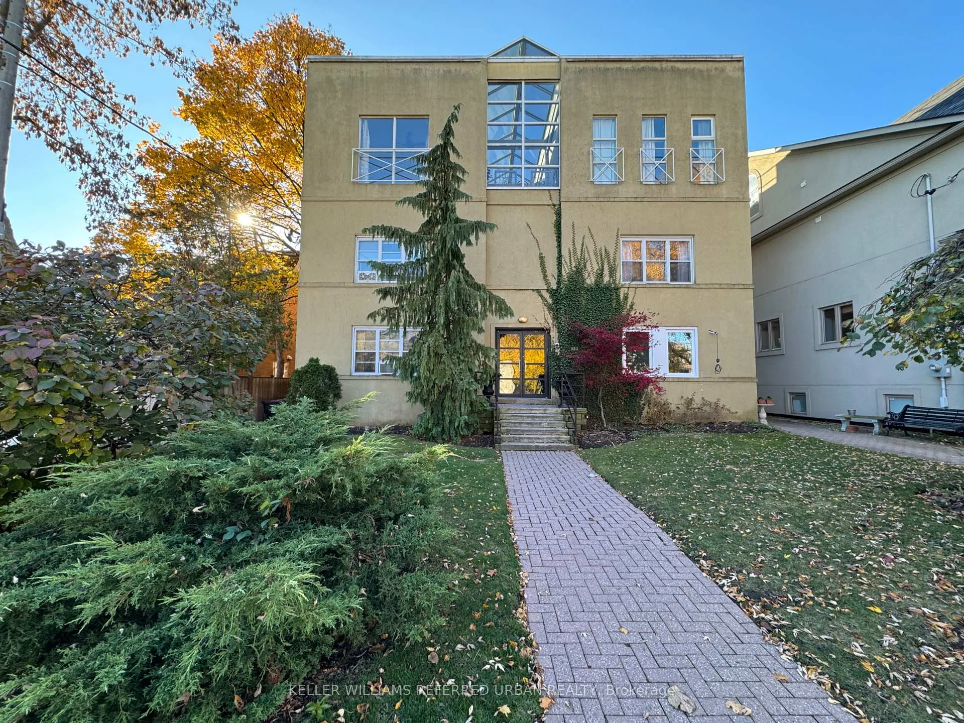 Photo 11 of Unit 12, 823 Millwood Road, Toronto, Leaside — HOMEH