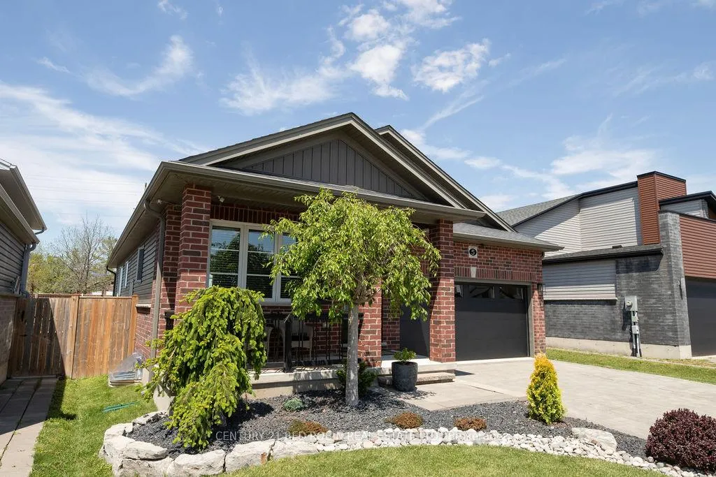Photo 3 of 5 Connor Avenue, Strathroy-Caradoc, NE — HOMEH
