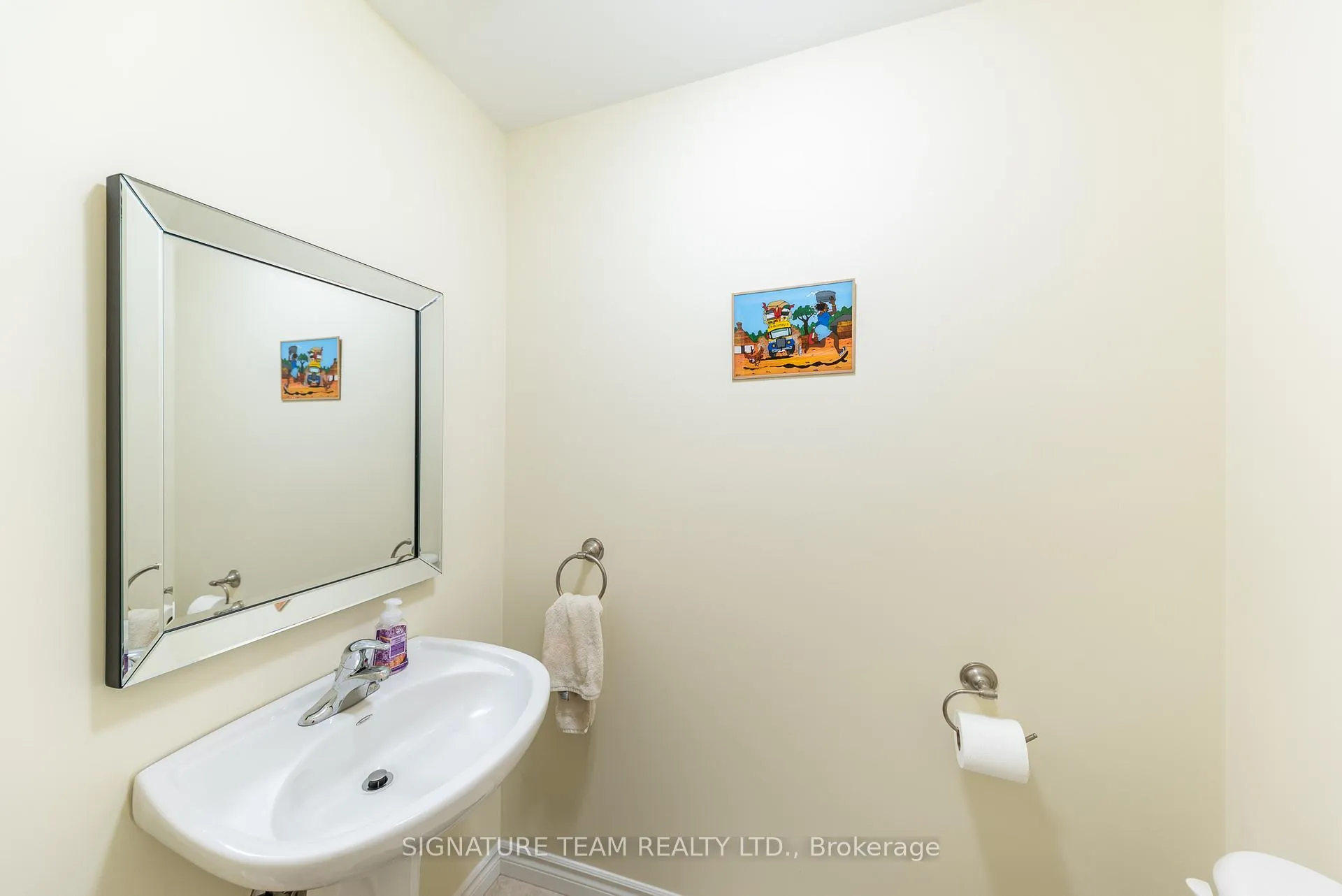 Photo 3 of 23 Winston Avenue, Petawawa — HOMEH